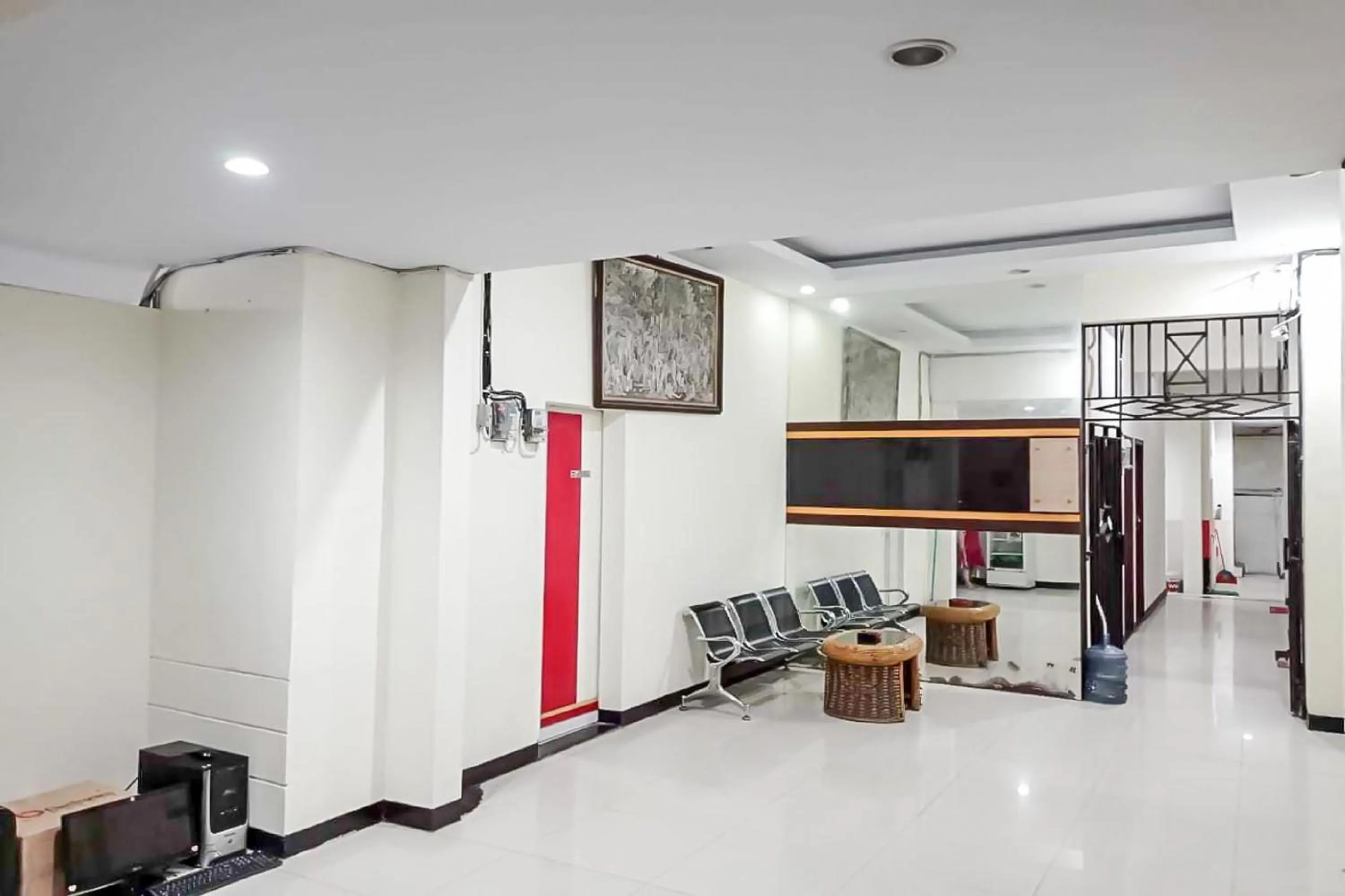 Lobby or reception in Agnes Residence near Blok M Mitra RedDoorz