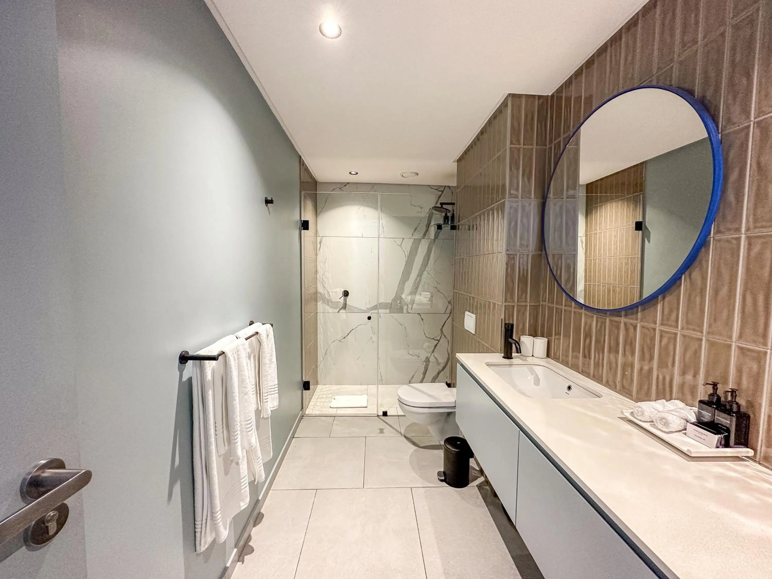 Bathroom in Home Suite Hotels De Waterkant