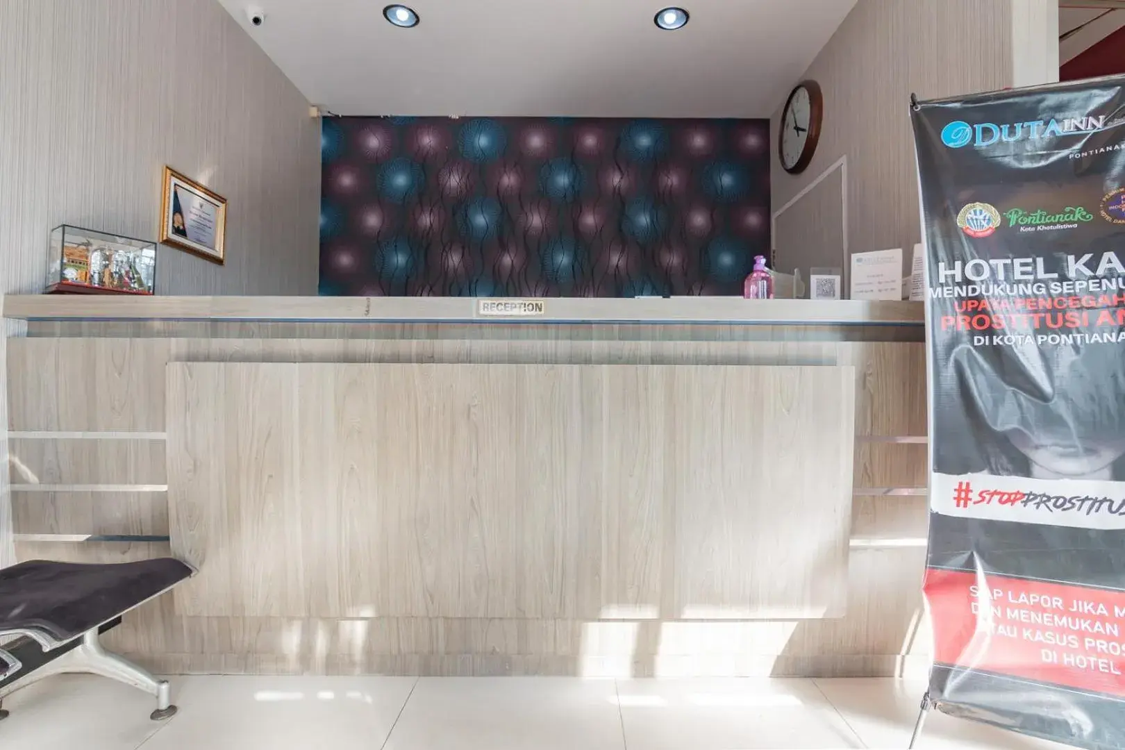 RedDoorz @ Komplek Pontianak Mall RedDoorz @ Komplek Pontianak Mall