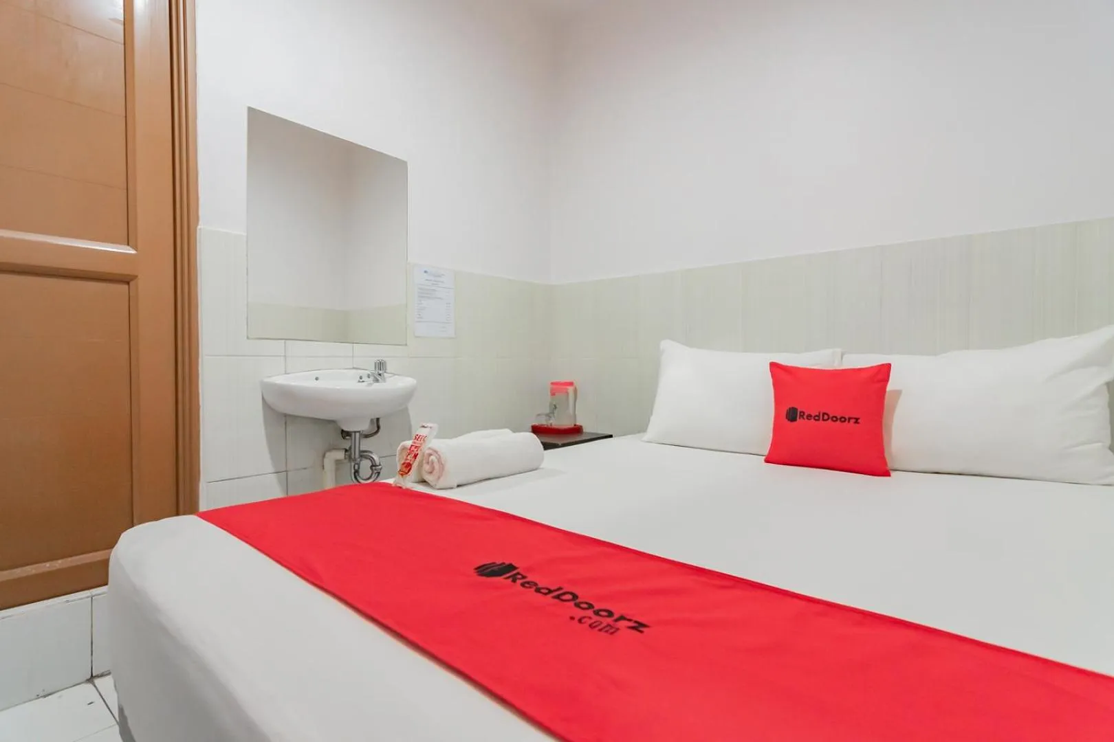 Bed in RedDoorz @ Komplek Pontianak Mall