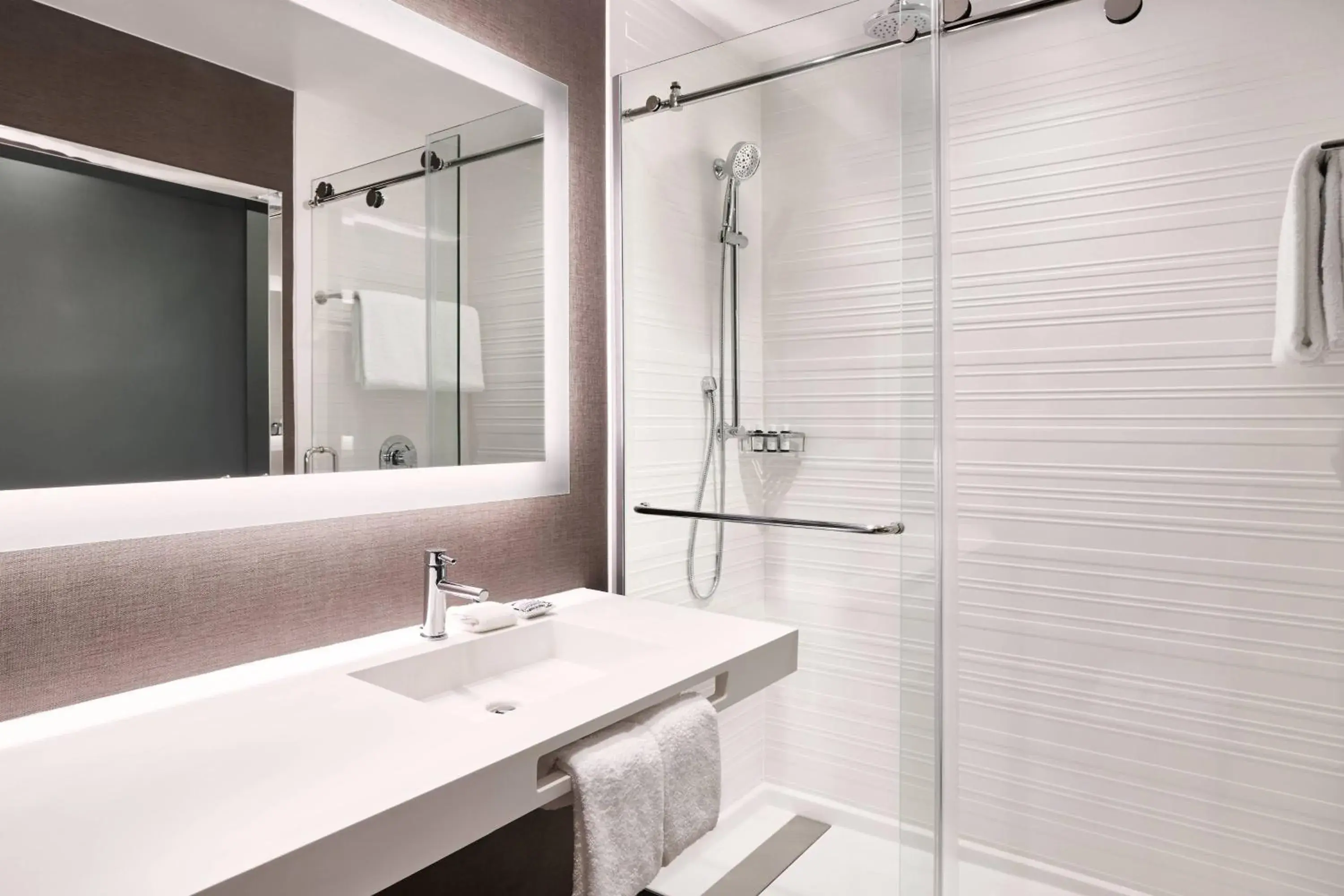 Standard Guest Room with 1 King Bed in AC Hotel by Marriott Columbus Downtown Standard Guest Room with 1 King Bed in AC Hotel by Marriott Columbus Downtown