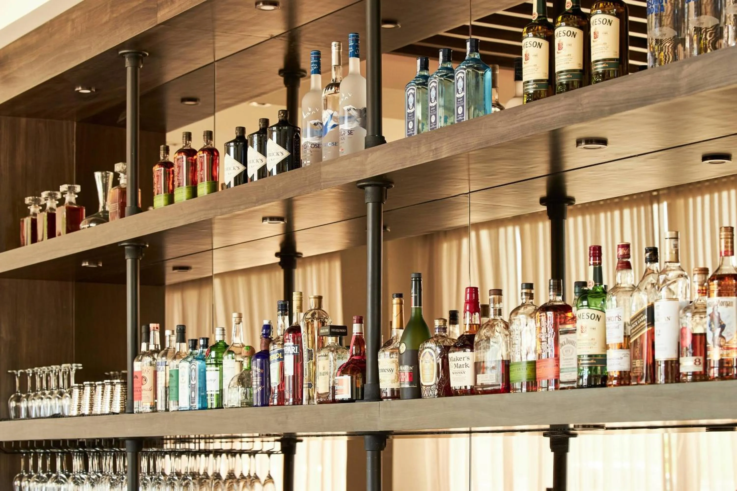 Lounge or bar in AC Hotel by Marriott Columbus Downtown