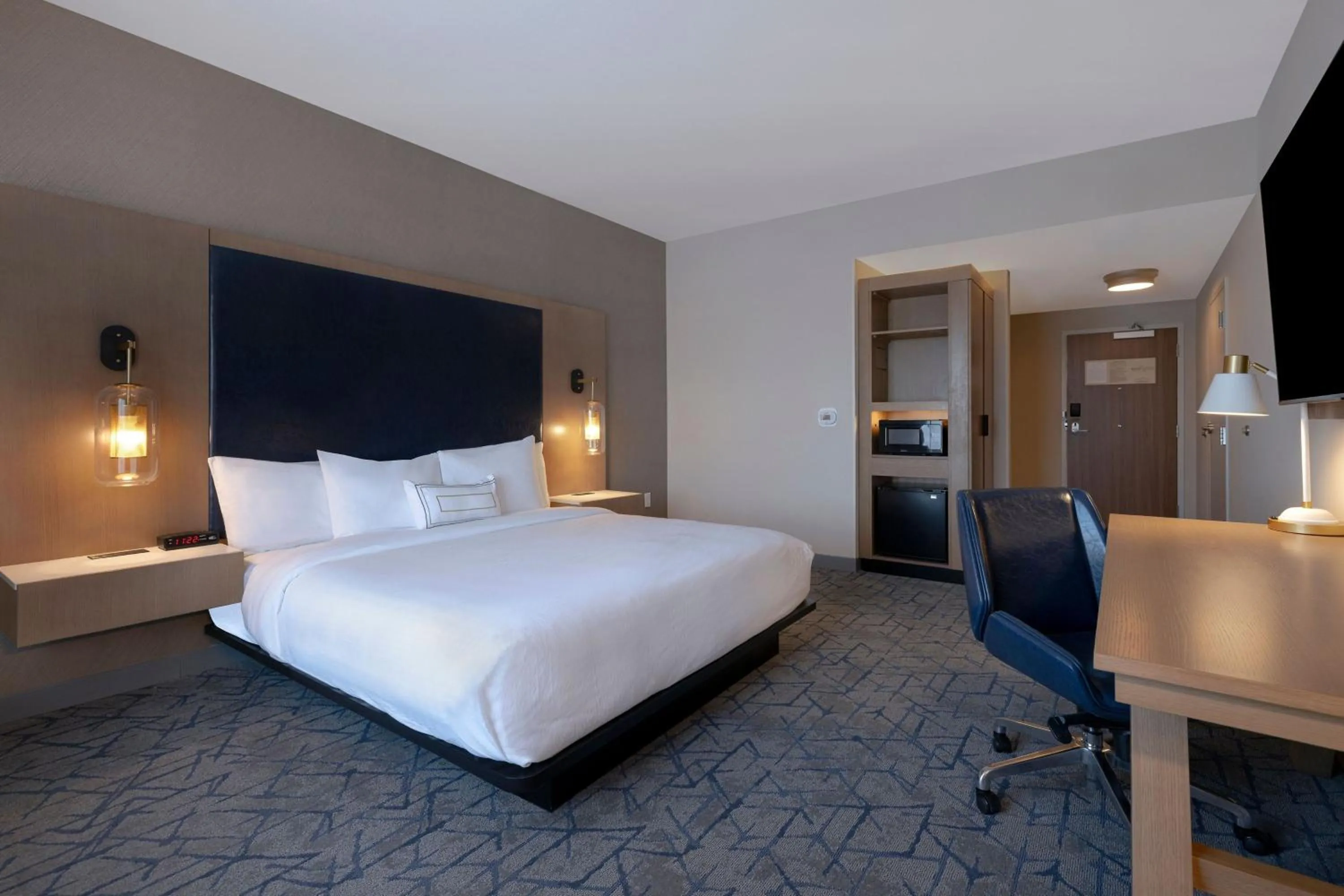 Photo of the whole room, Bed in Fairfield by Marriott Inn & Suites Denver Airport at Gateway Park