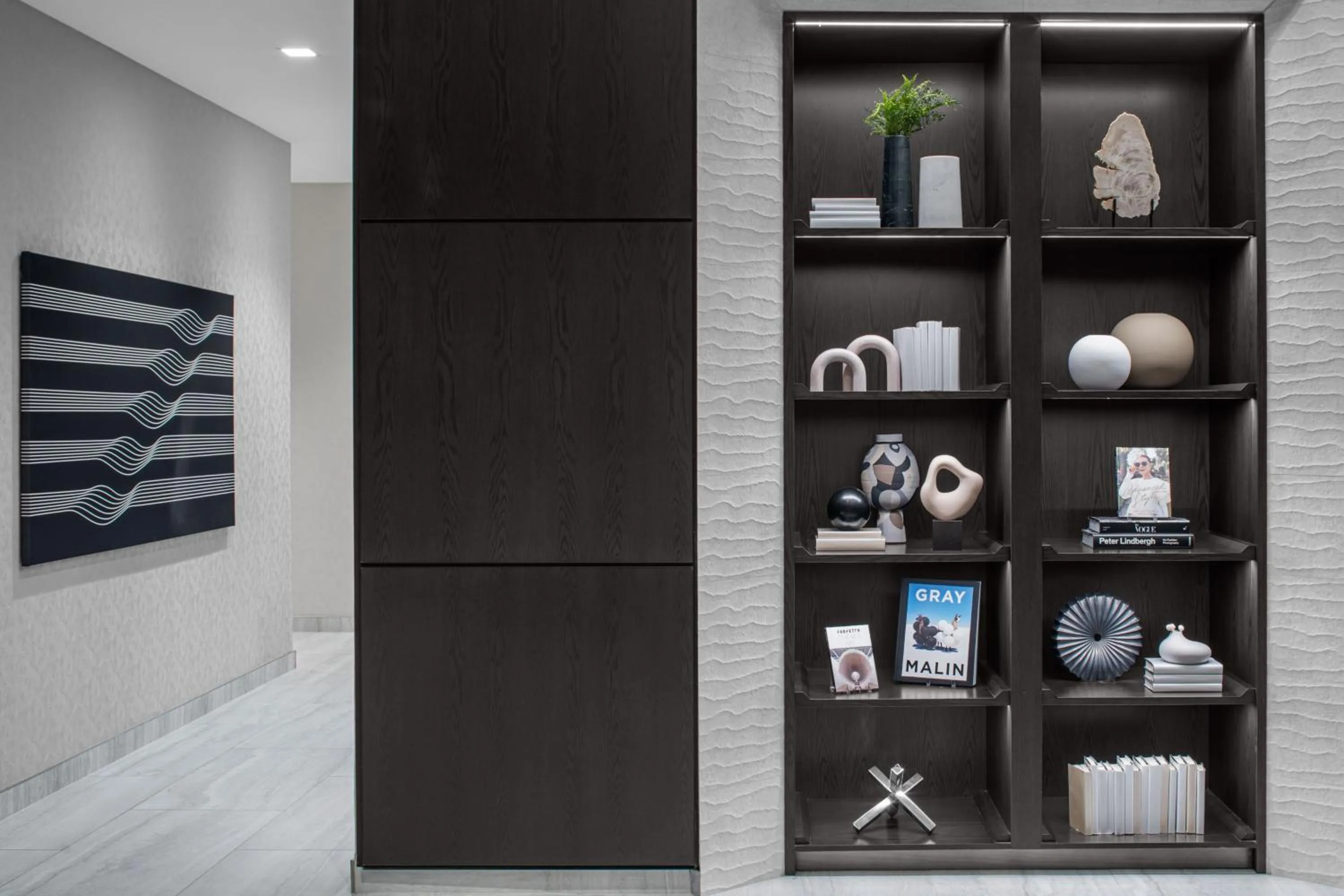 Lounge or bar in AC Hotel by Marriott Miami Dadeland