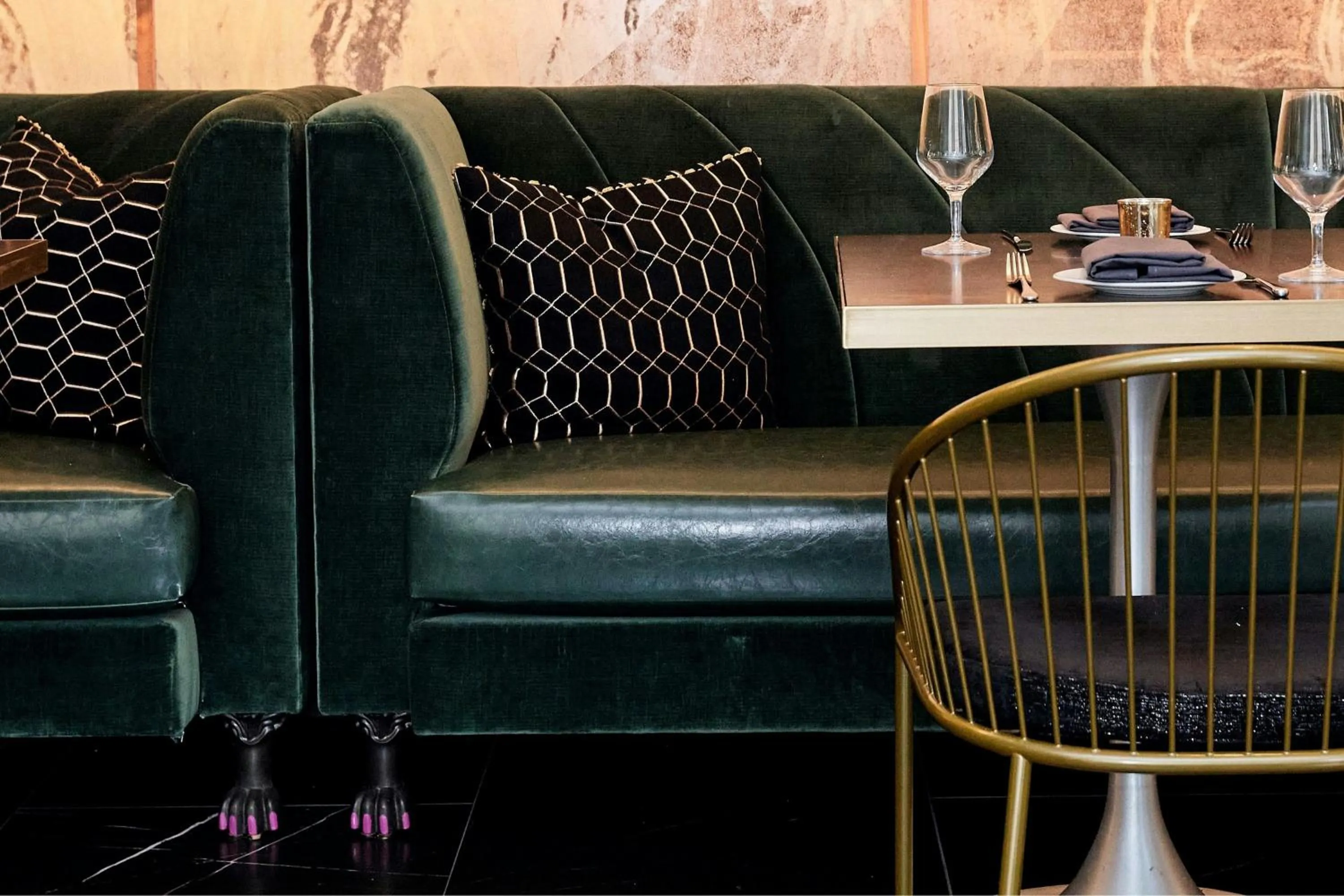 Lounge or bar in Rand Tower Hotel, Minneapolis, a Tribute Portfolio Hotel