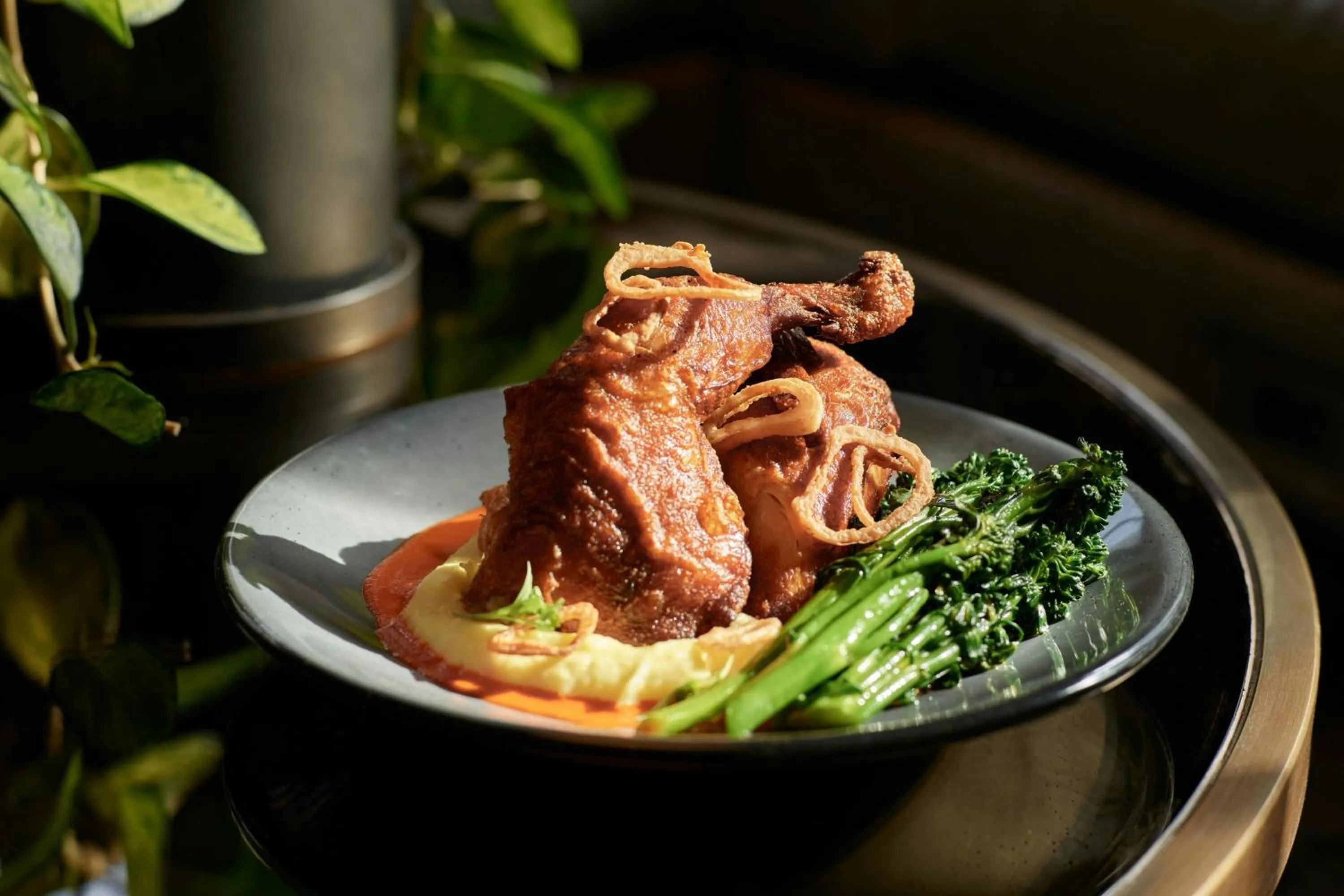 Lounge or bar in Rand Tower Hotel, Minneapolis, a Tribute Portfolio Hotel