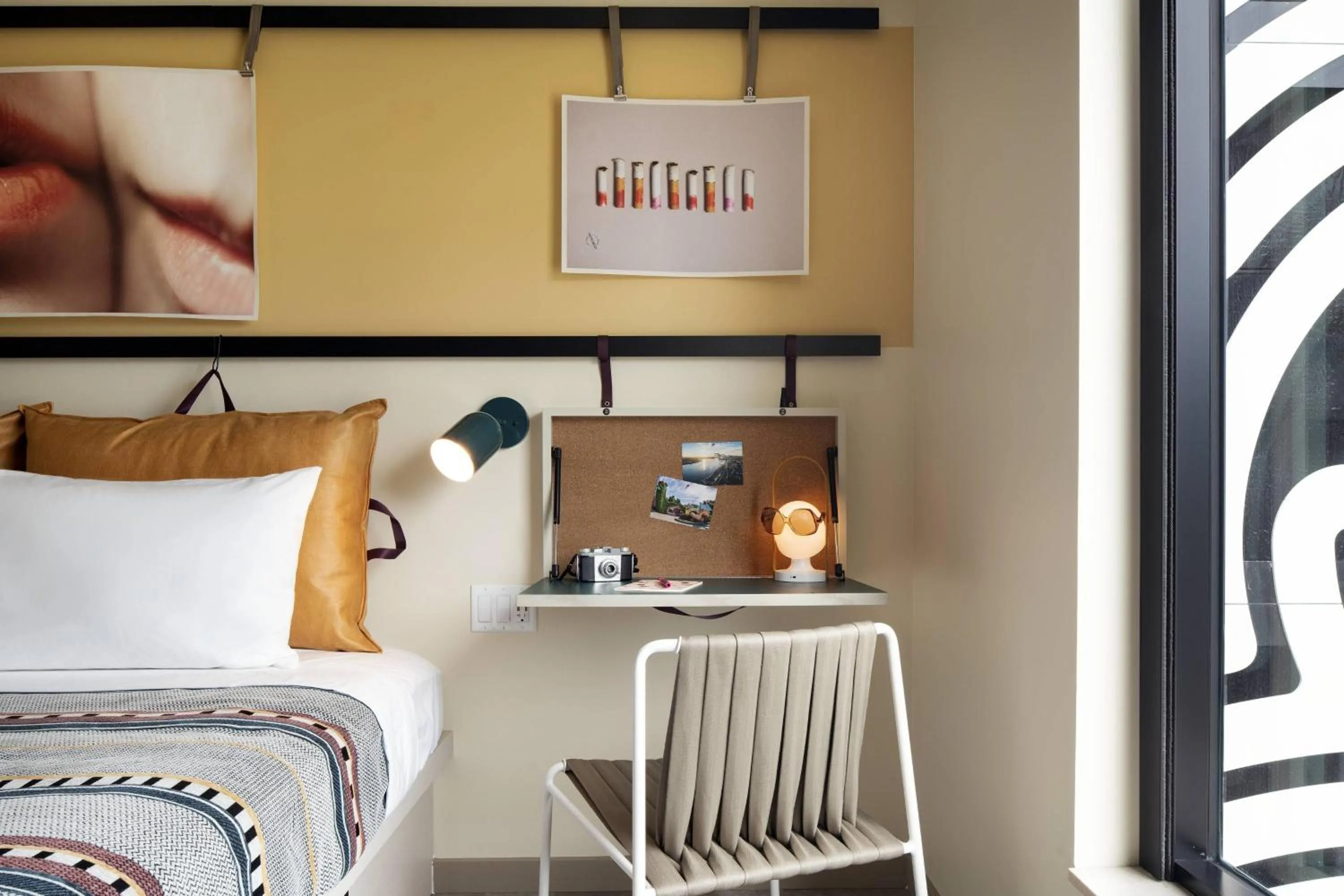 Photo of the whole room in Moxy Oakland Uptown