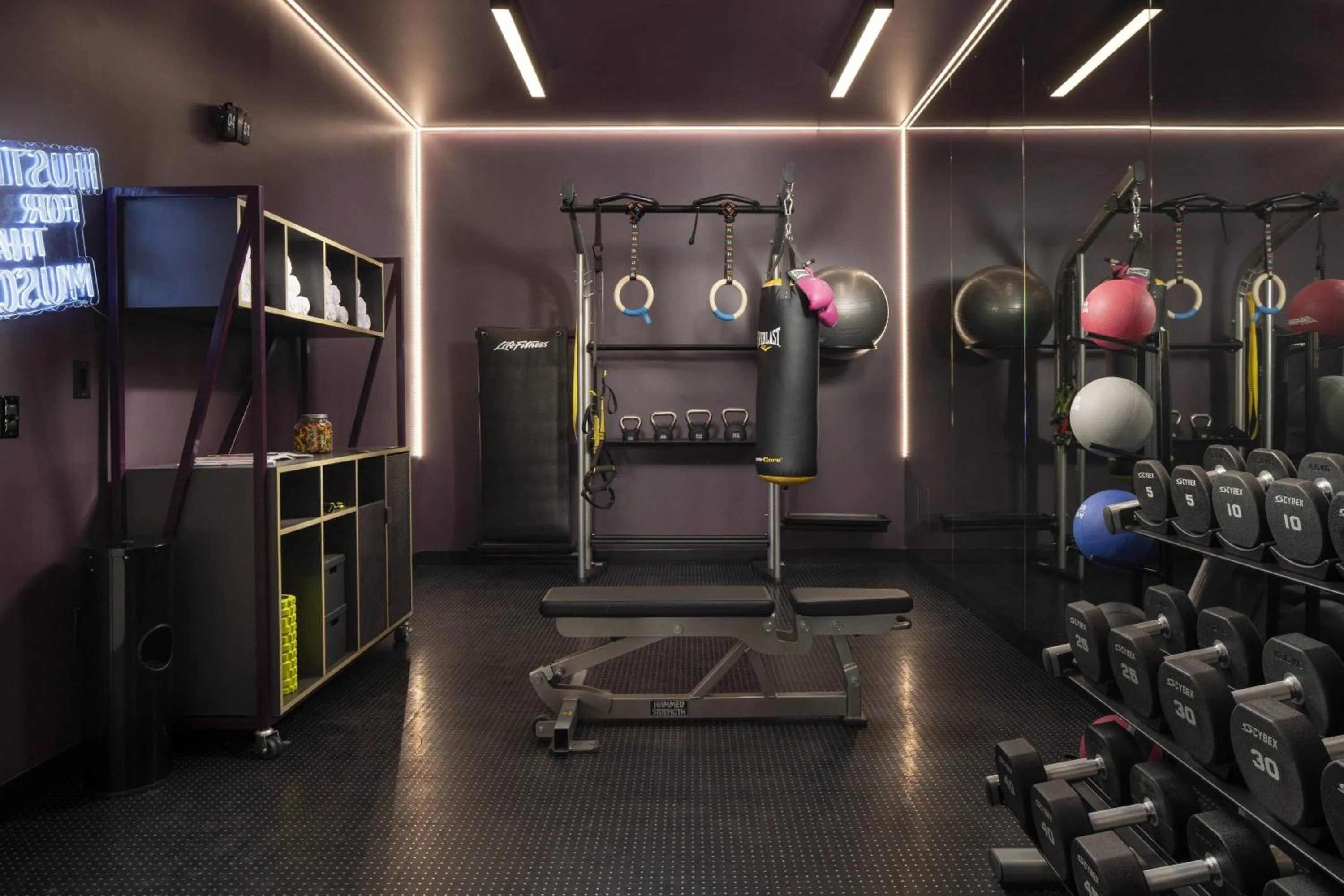 Fitness centre/facilities in Moxy Oakland Uptown