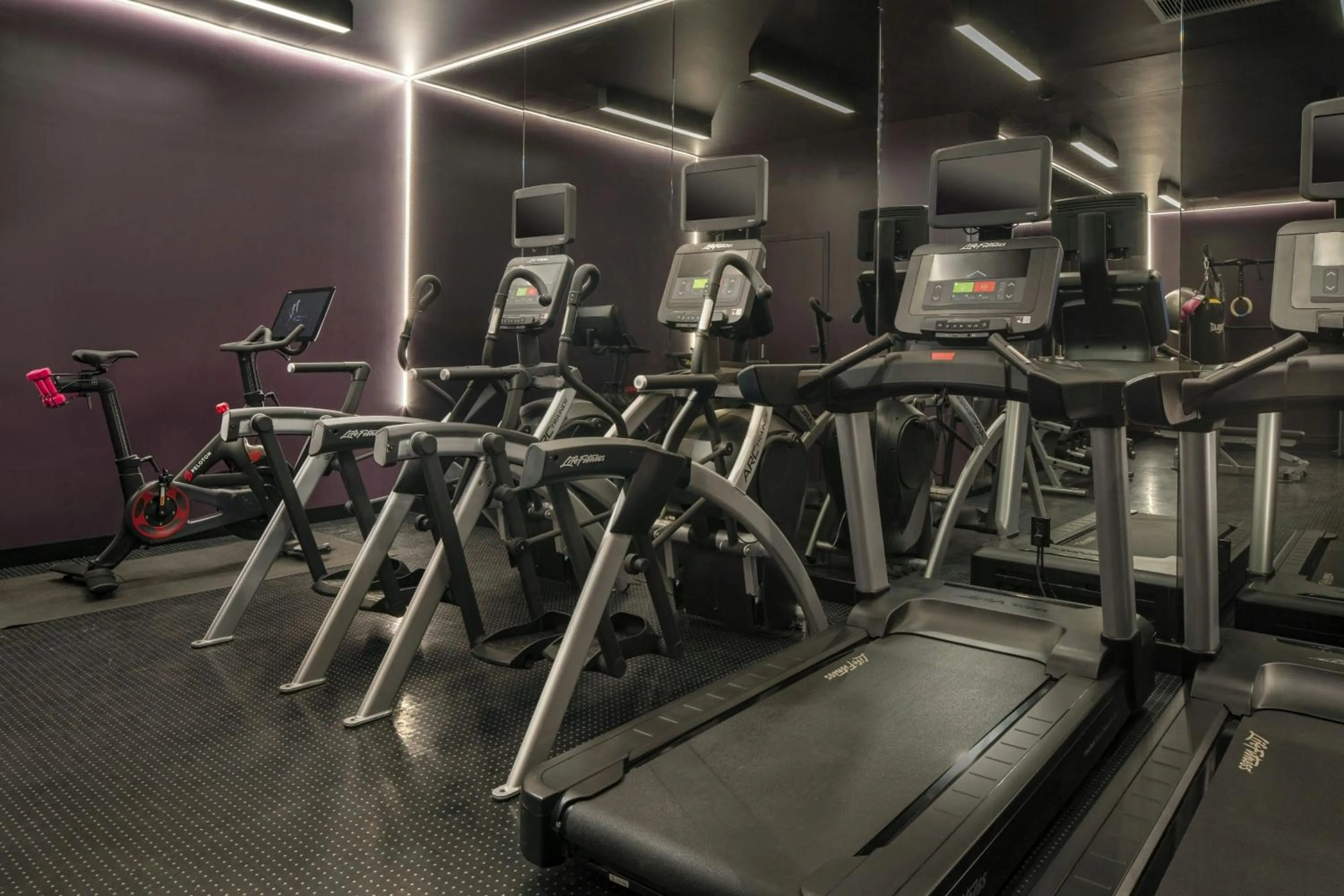 Fitness centre/facilities in Moxy Oakland Uptown