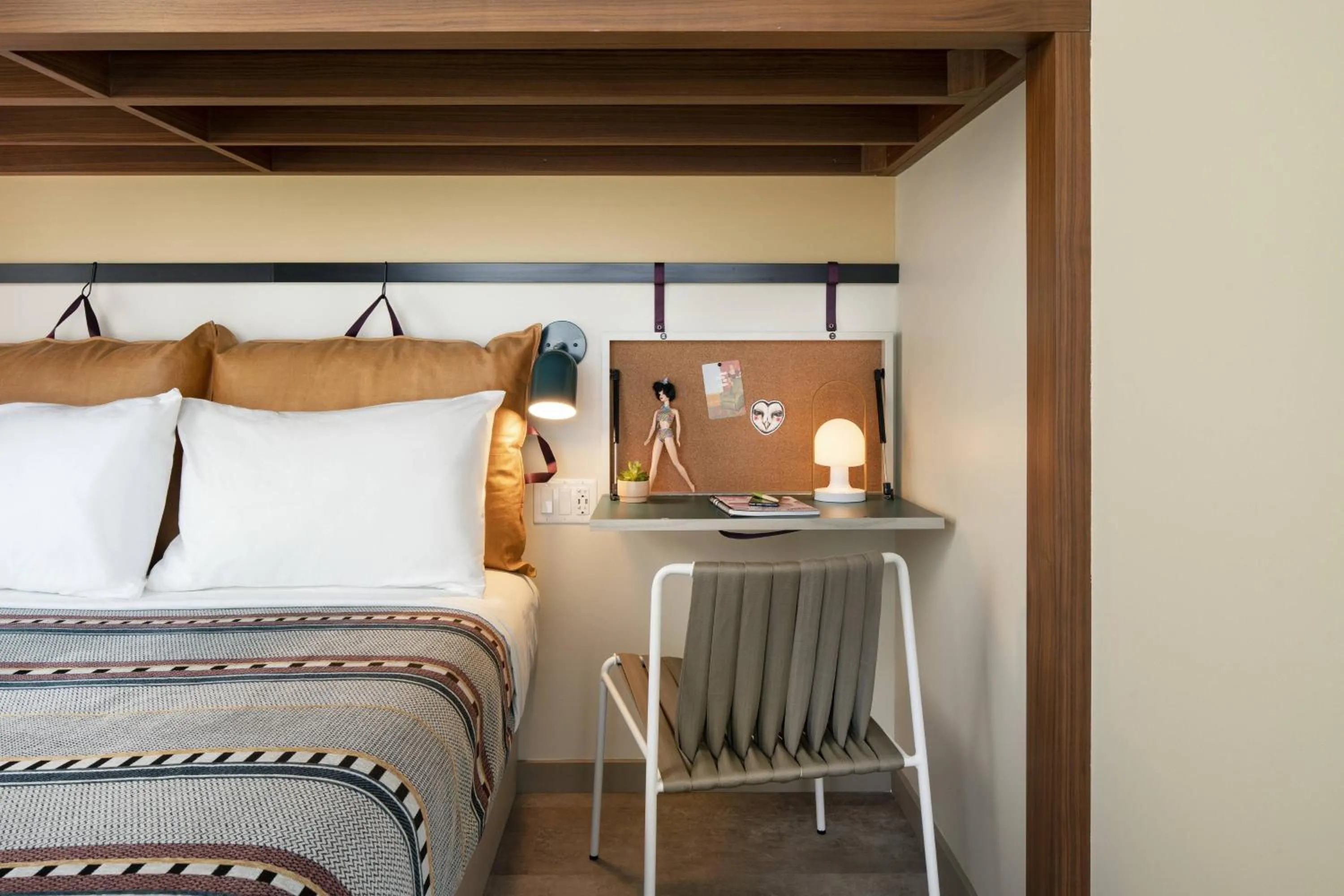 Photo of the whole room in Moxy Oakland Uptown