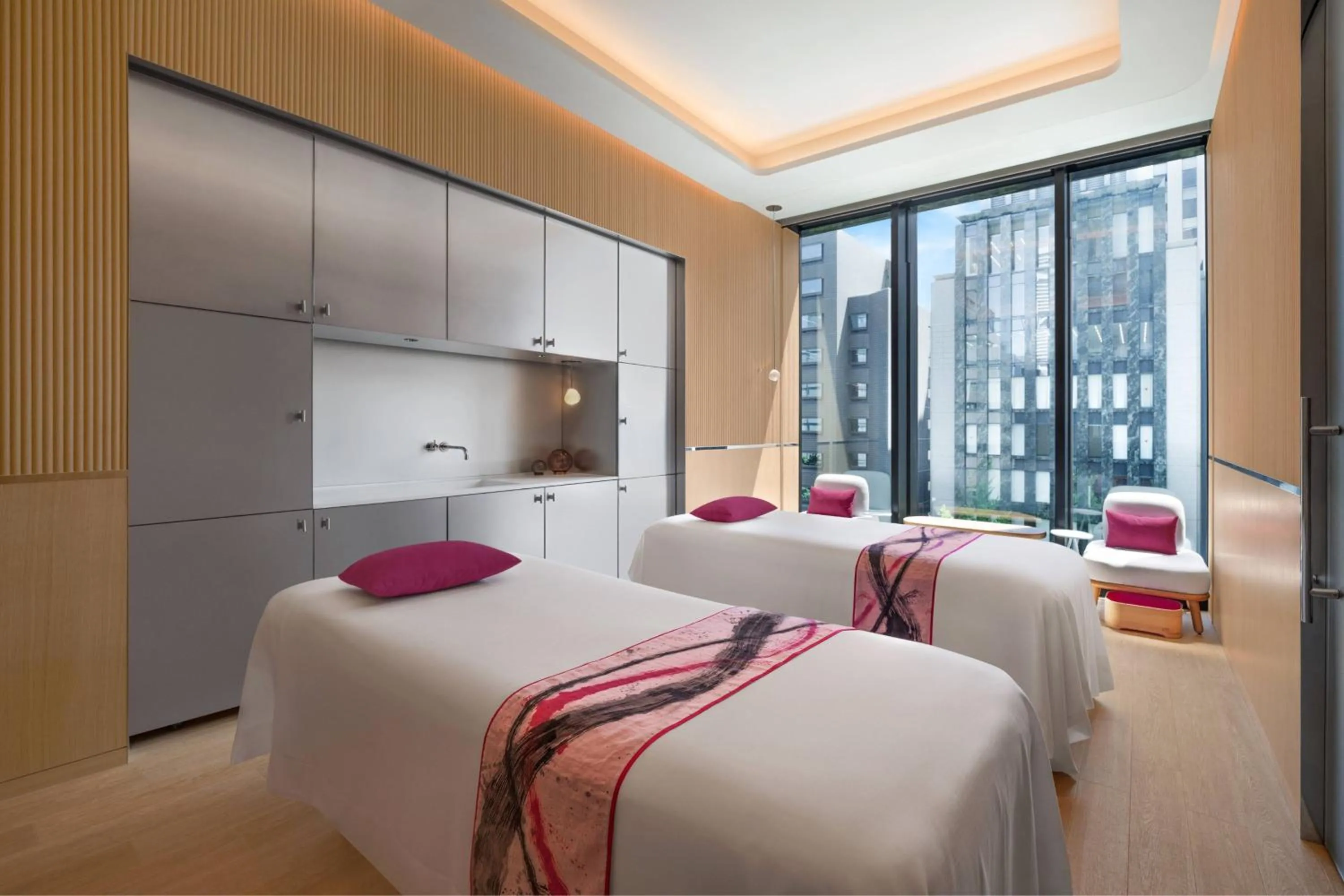 Spa and wellness centre/facilities, Bed in W Osaka