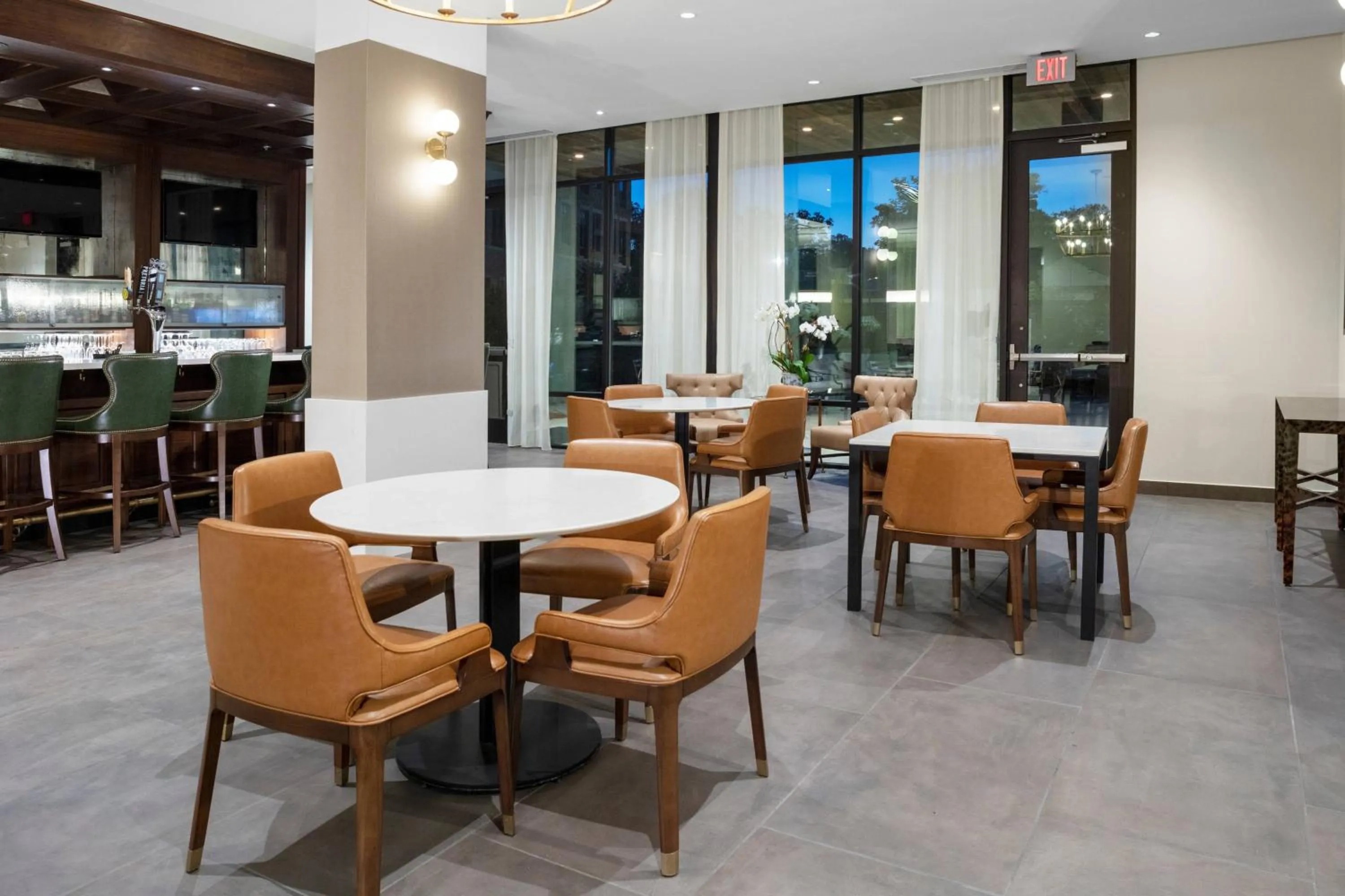 Restaurant/places to eat in Courtyard by Marriott Thomasville Downtown