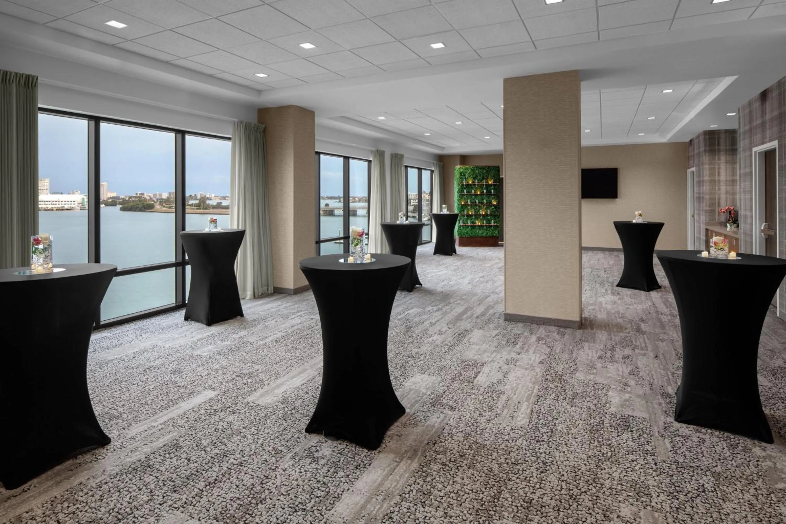 Lobby or reception in Courtyard by Marriott Clearwater Beach
