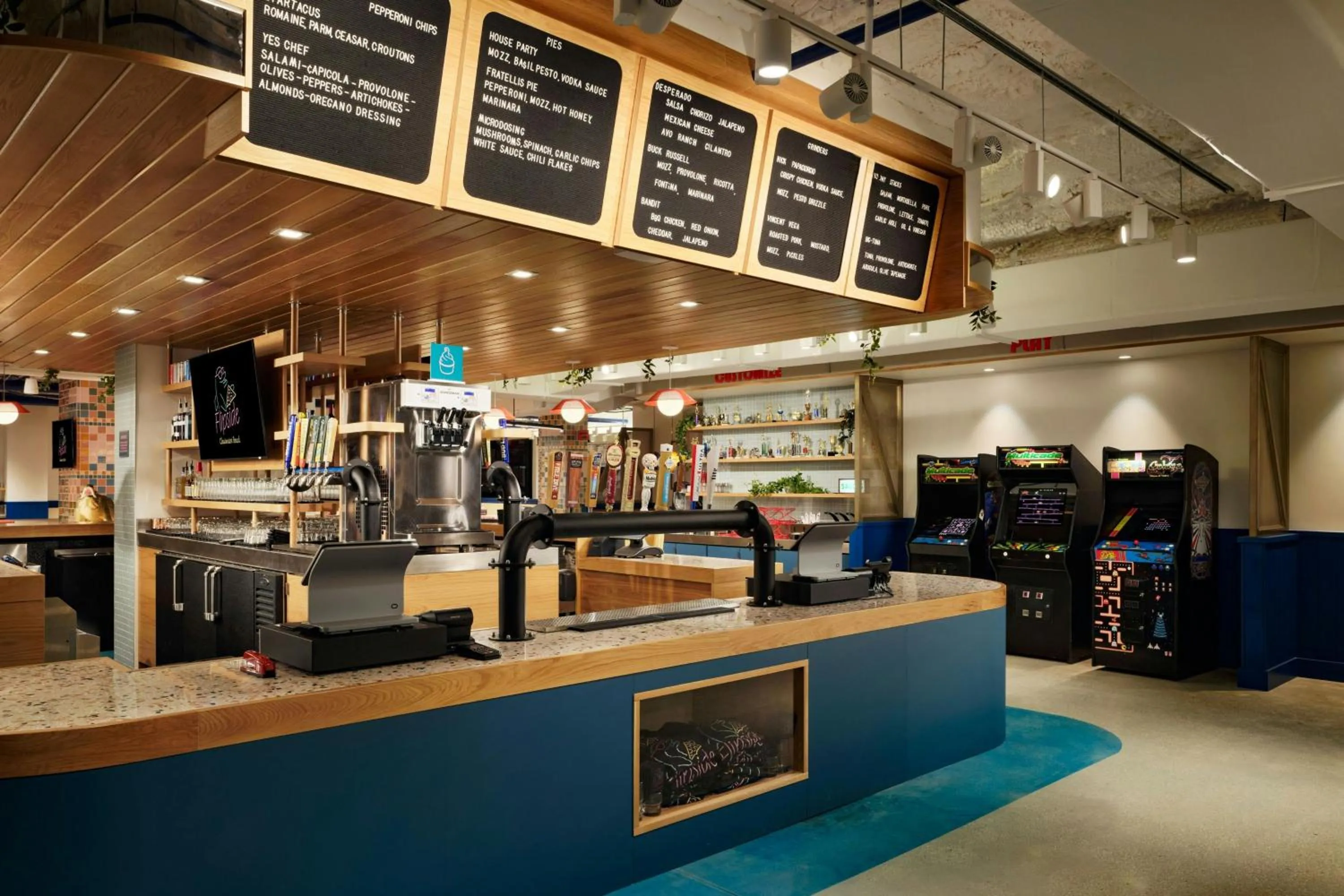 Restaurant/places to eat in Courtyard by Marriott Clearwater Beach