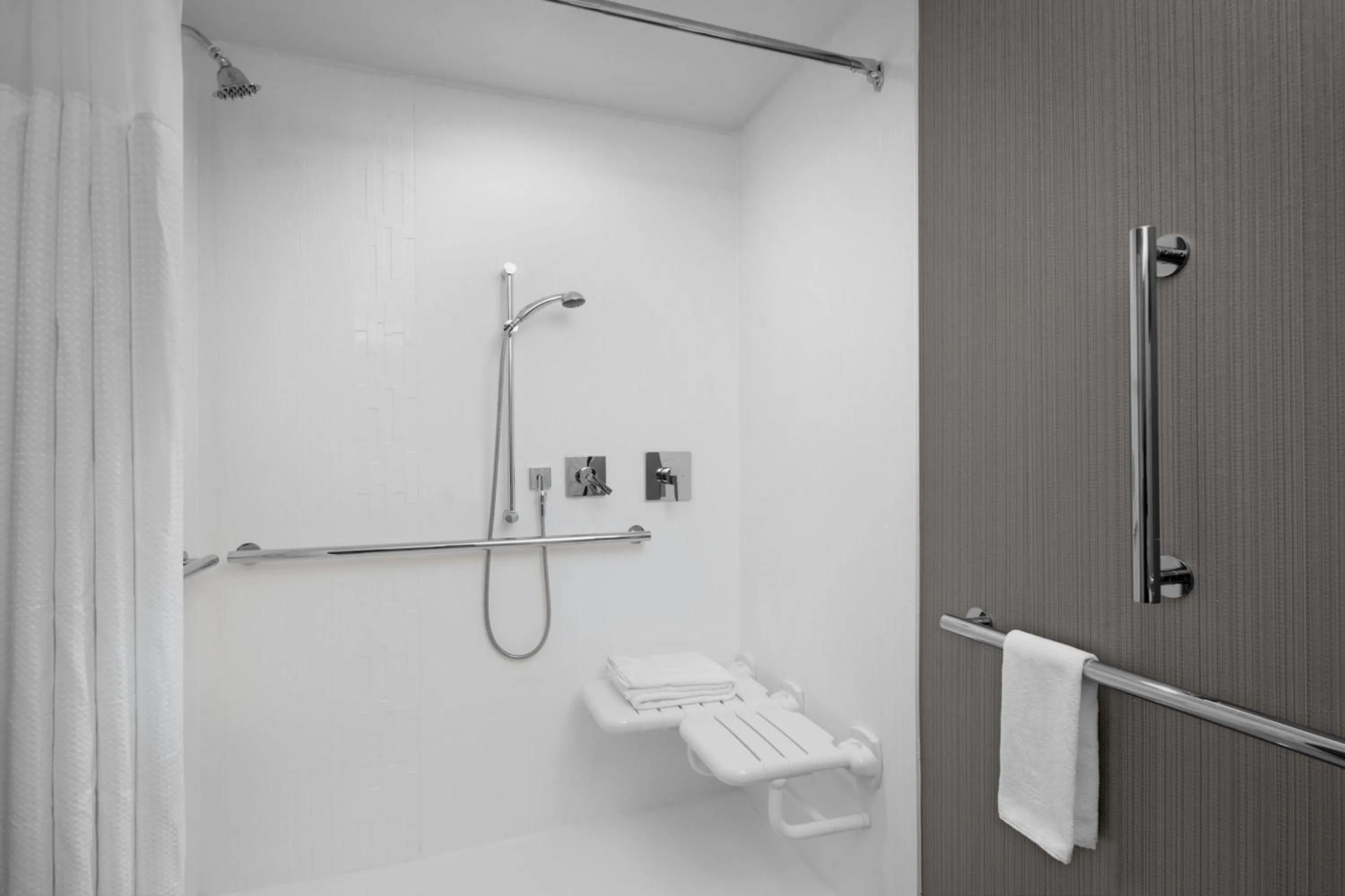 Bathroom in Courtyard by Marriott Clearwater Beach