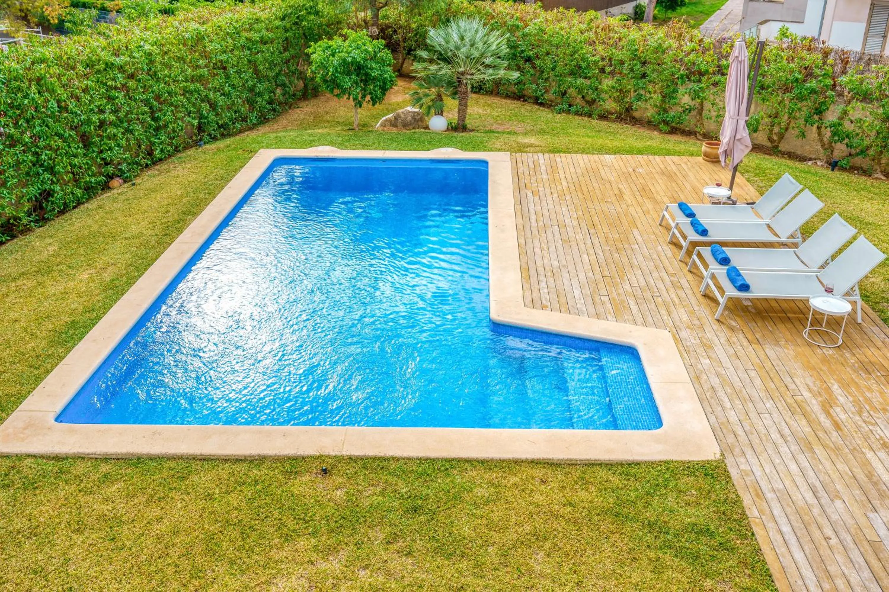 Property building in Casa Suca