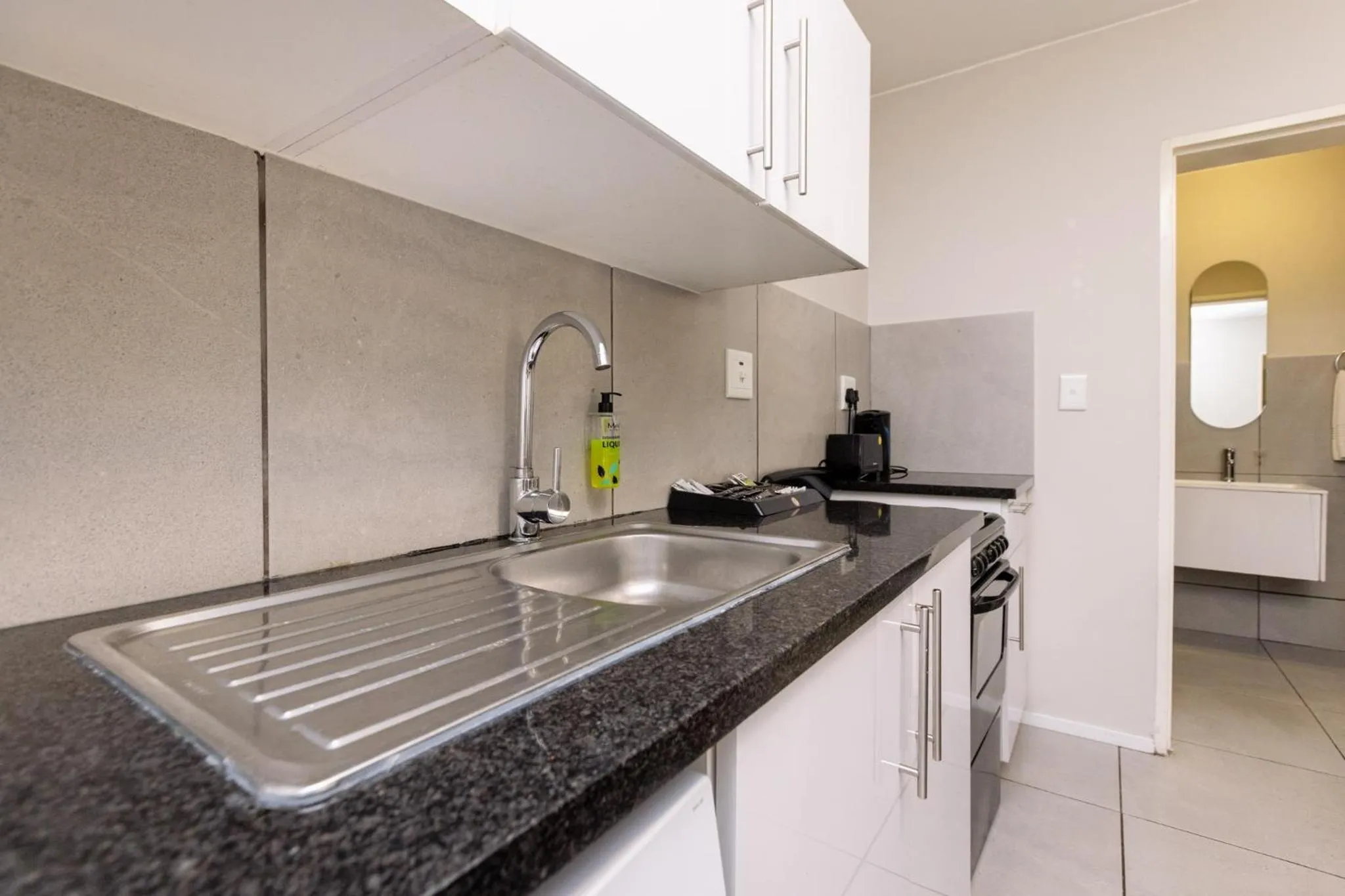 Kitchen or kitchenette in MINT Express Sandton View
