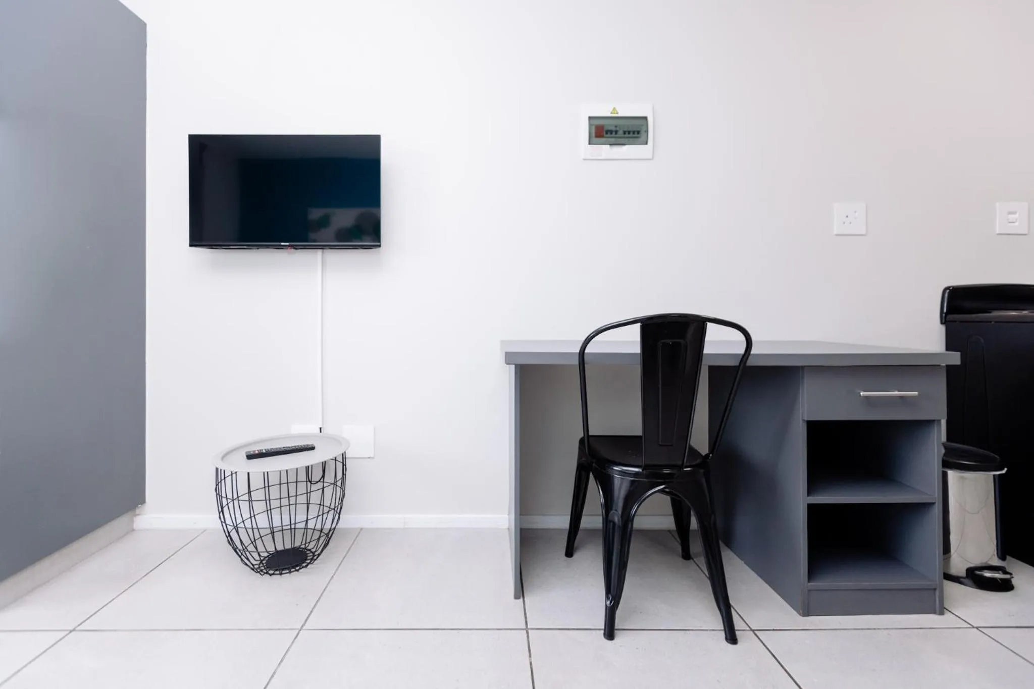 TV and multimedia in MINT Express Sandton View