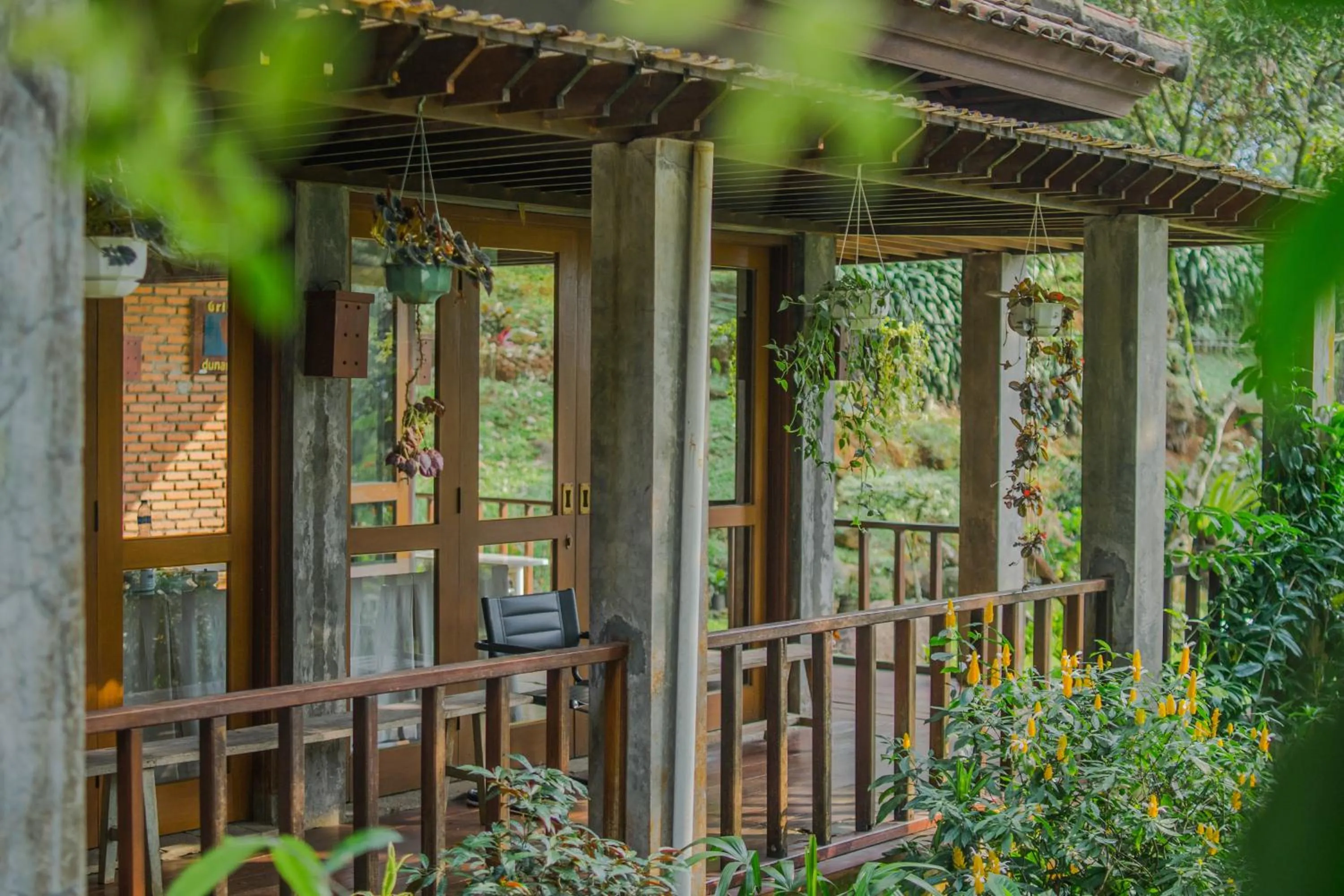 Balcony/Terrace in Griya Dunamis by SABDA