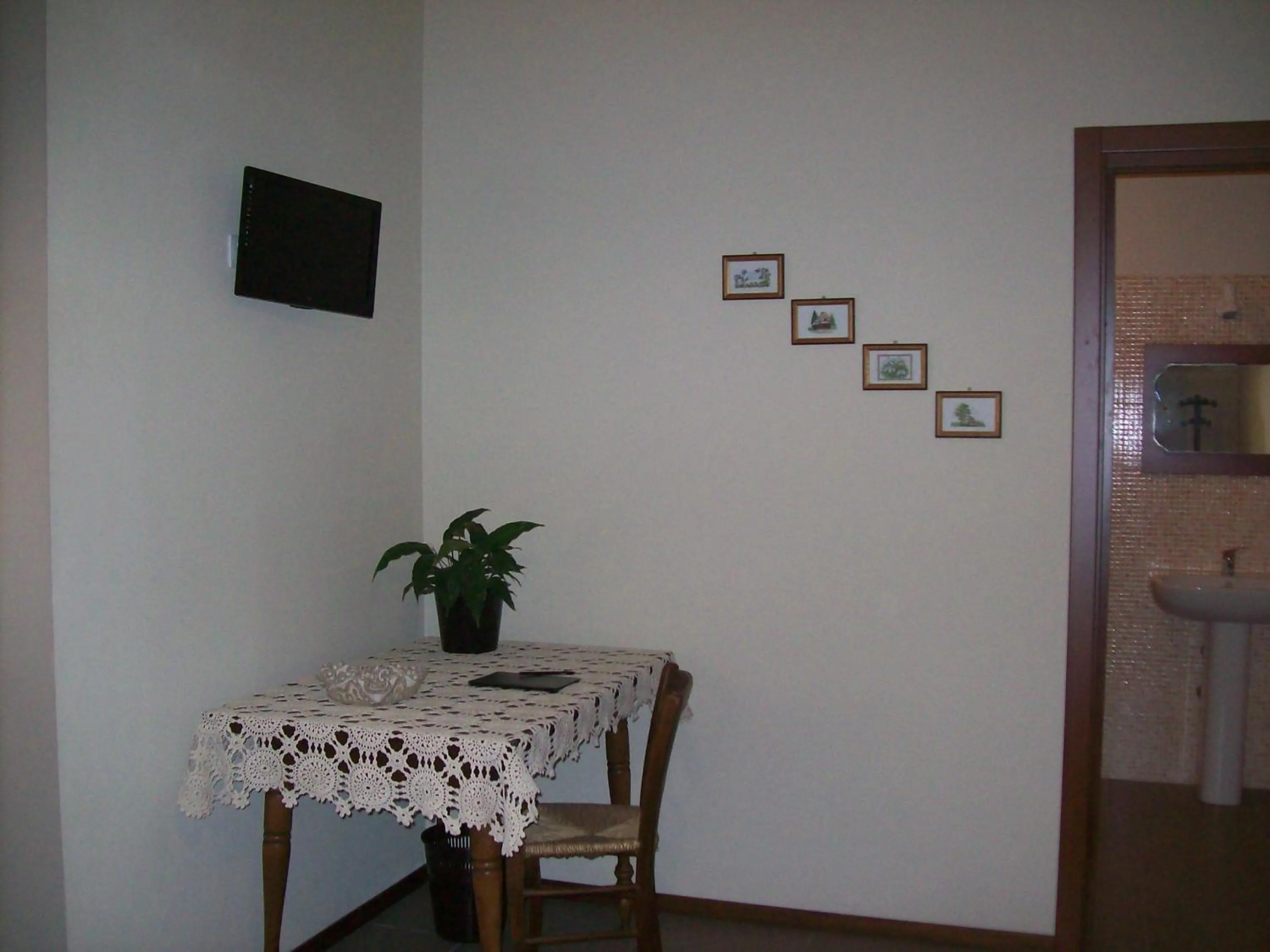 Decorative detail in La Bottega Del Falegname