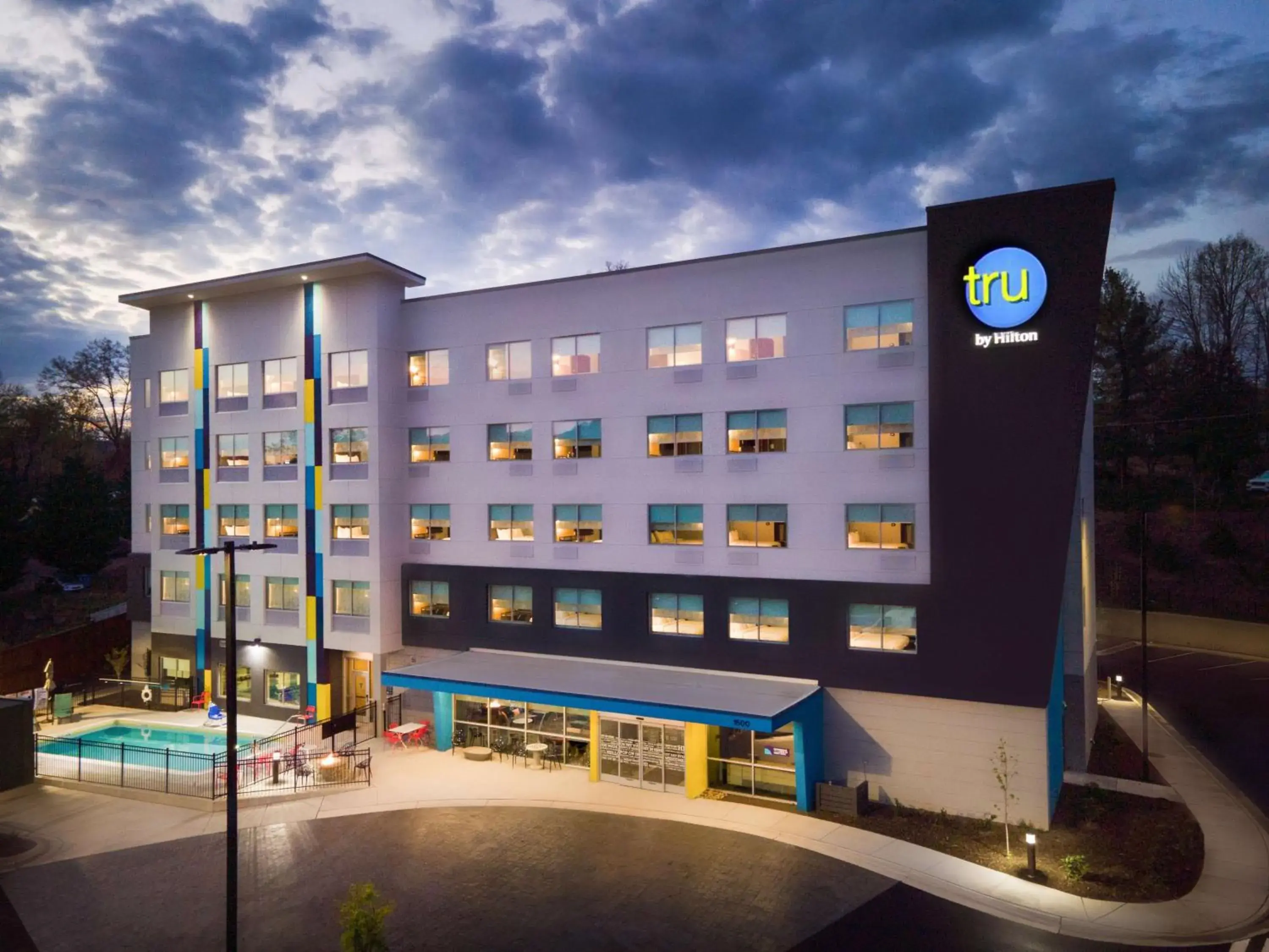 Property building in Tru by Hilton Asheville Blue Ridge Parkway Property building in Tru by Hilton Asheville Blue Ridge Parkway