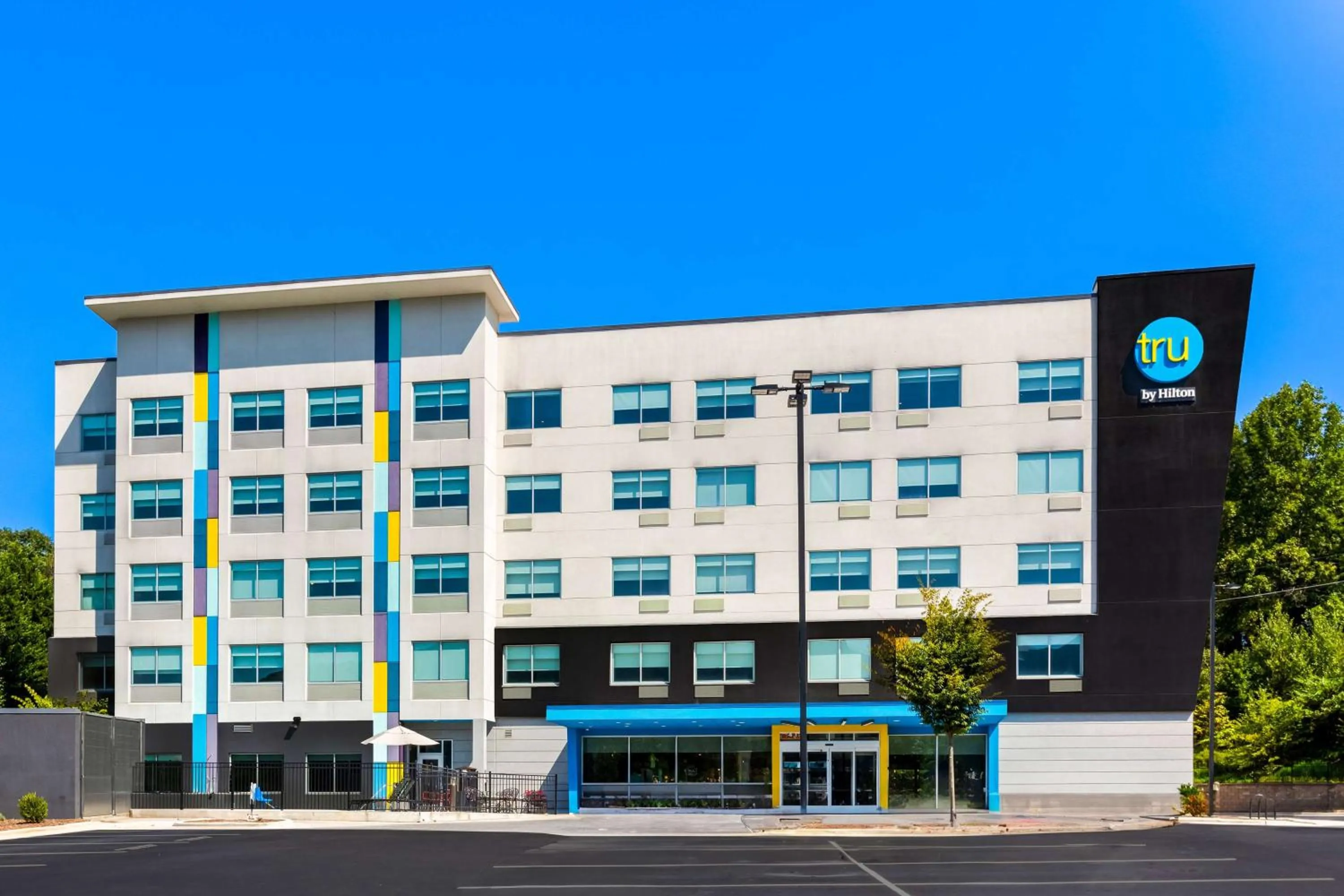 Property building in Tru by Hilton Asheville Blue Ridge Parkway