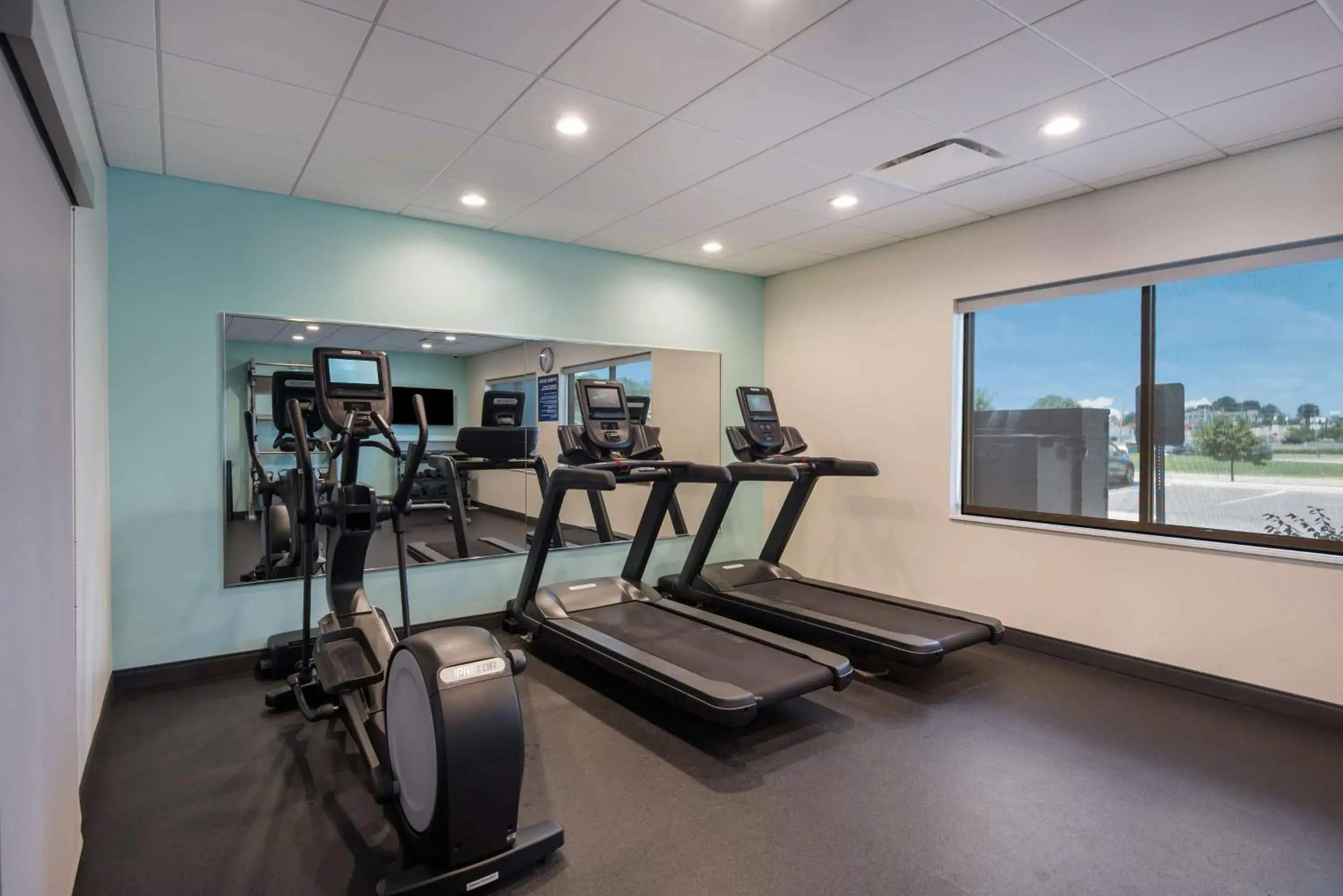 Fitness centre/facilities in Tru By Hilton Warsaw, In Fitness centre/facilities in Tru By Hilton Warsaw, In