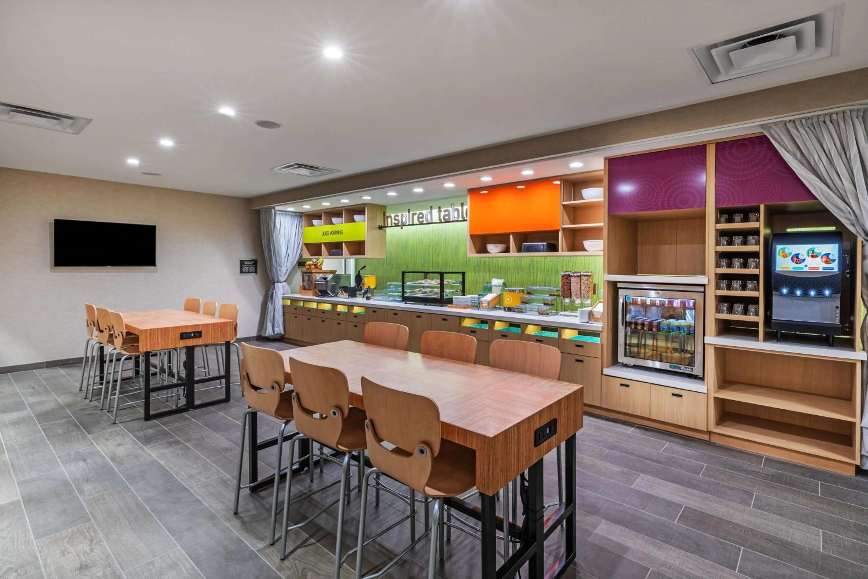 Breakfast in Home2 Suites By Hilton Midland East, Tx