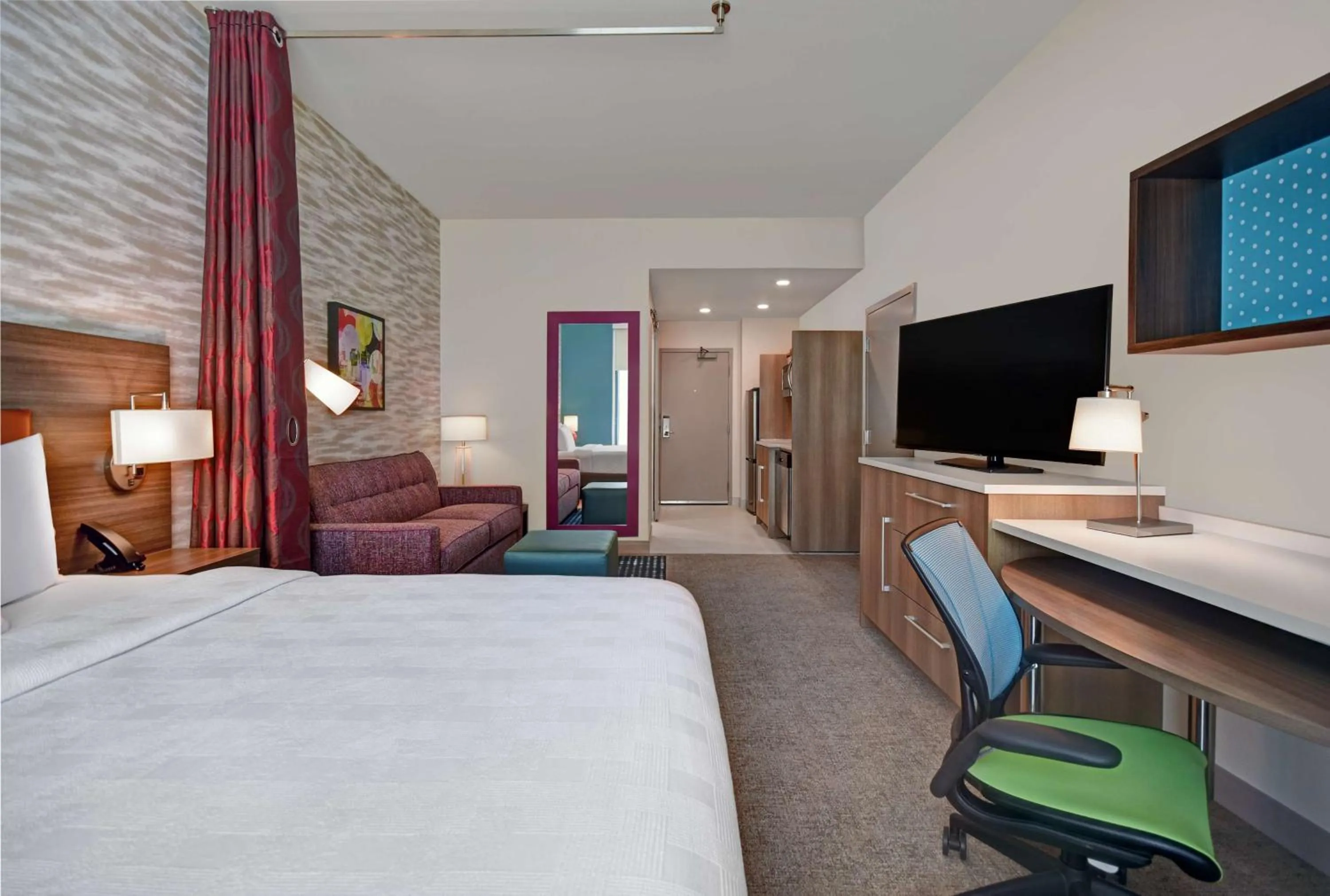 Bedroom, Bed in Home2 Suites By Hilton Raleigh North I-540