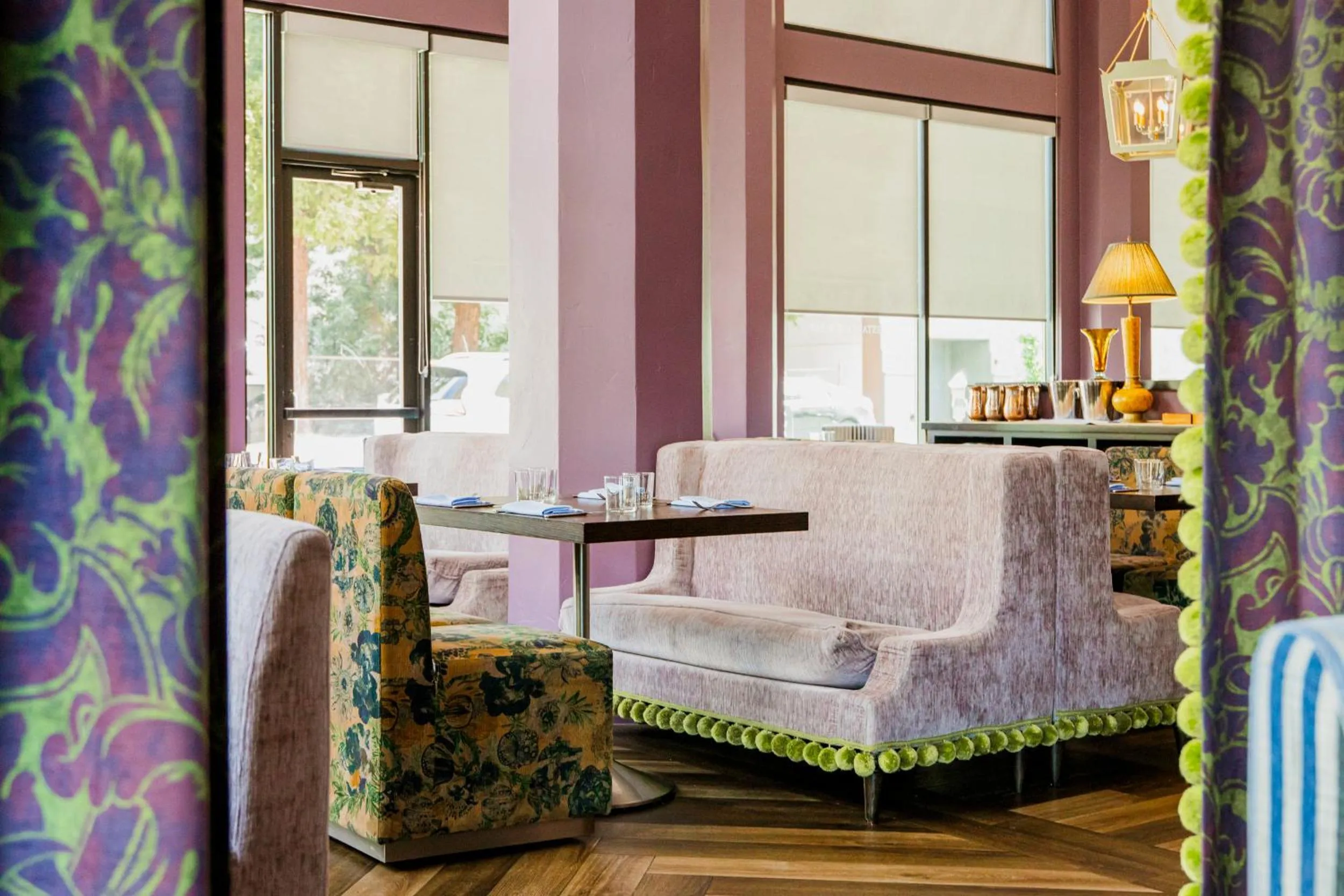 Seating area in The Exchange Sacramento, Curio Collection By Hilton