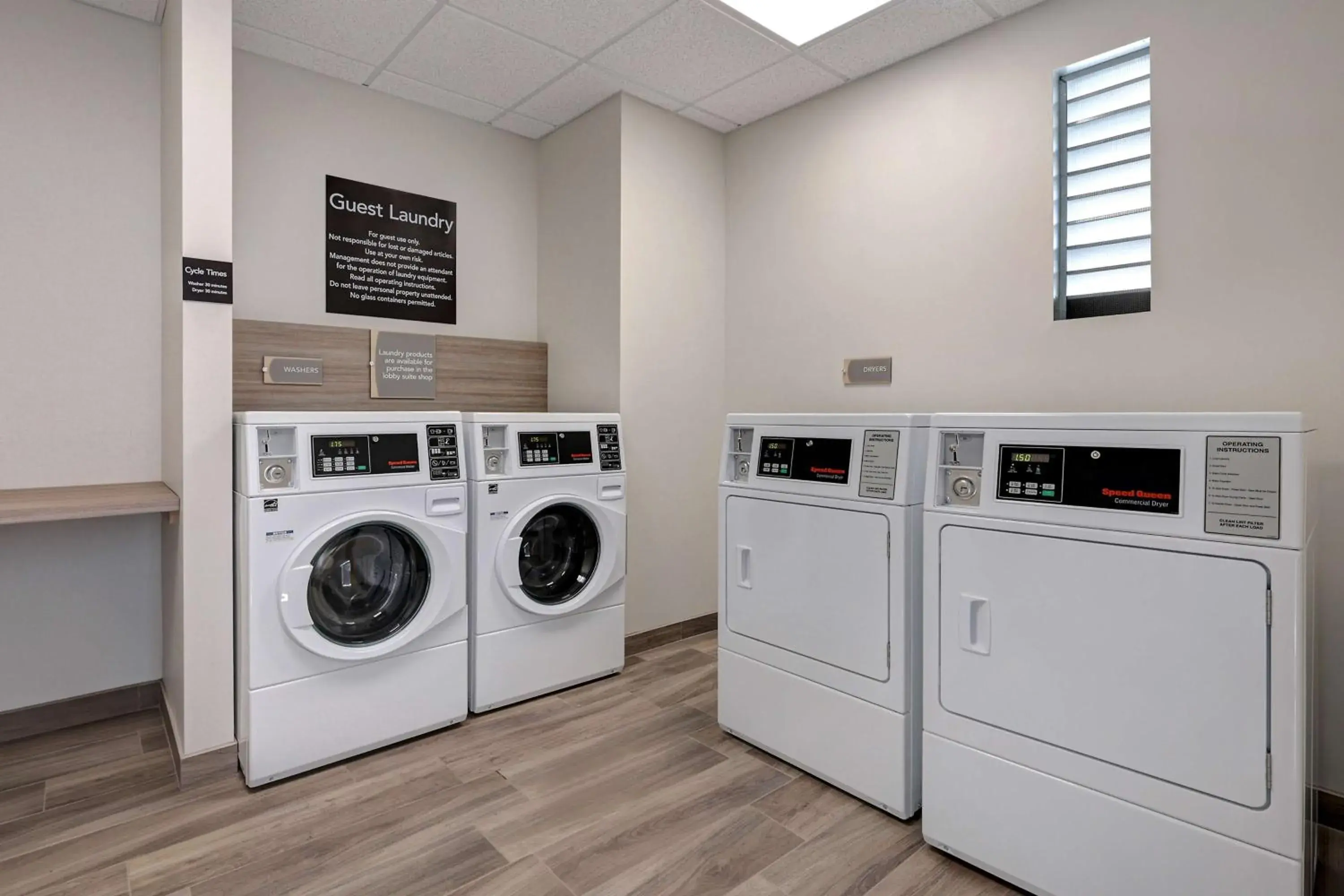 Property building in Homewood Suites By Hilton Santa Clarita/Valencia, Ca Property building in Homewood Suites By Hilton Santa Clarita/Valencia, Ca