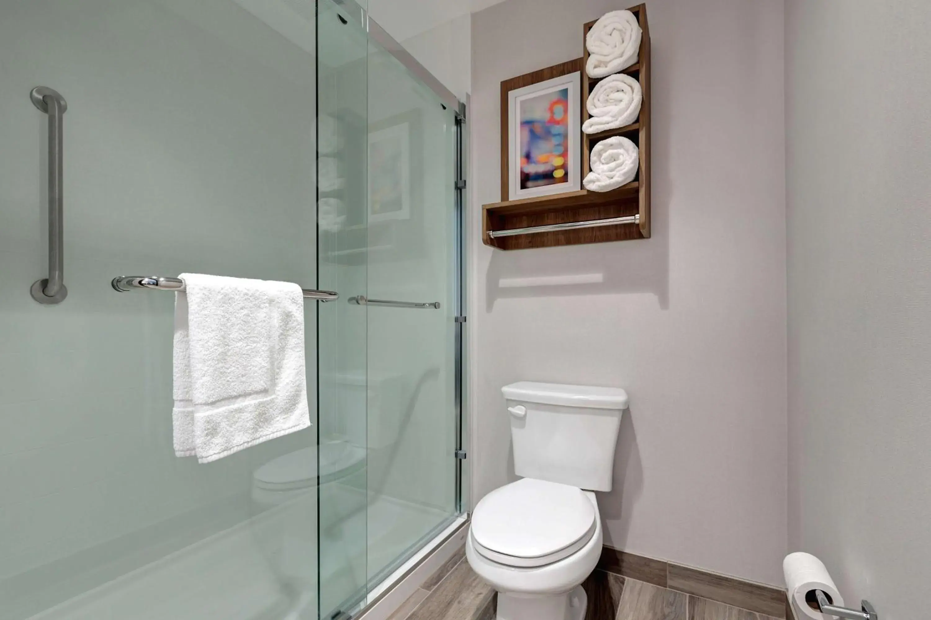 Bathroom in Homewood Suites By Hilton Santa Clarita/Valencia, Ca Bathroom in Homewood Suites By Hilton Santa Clarita/Valencia, Ca