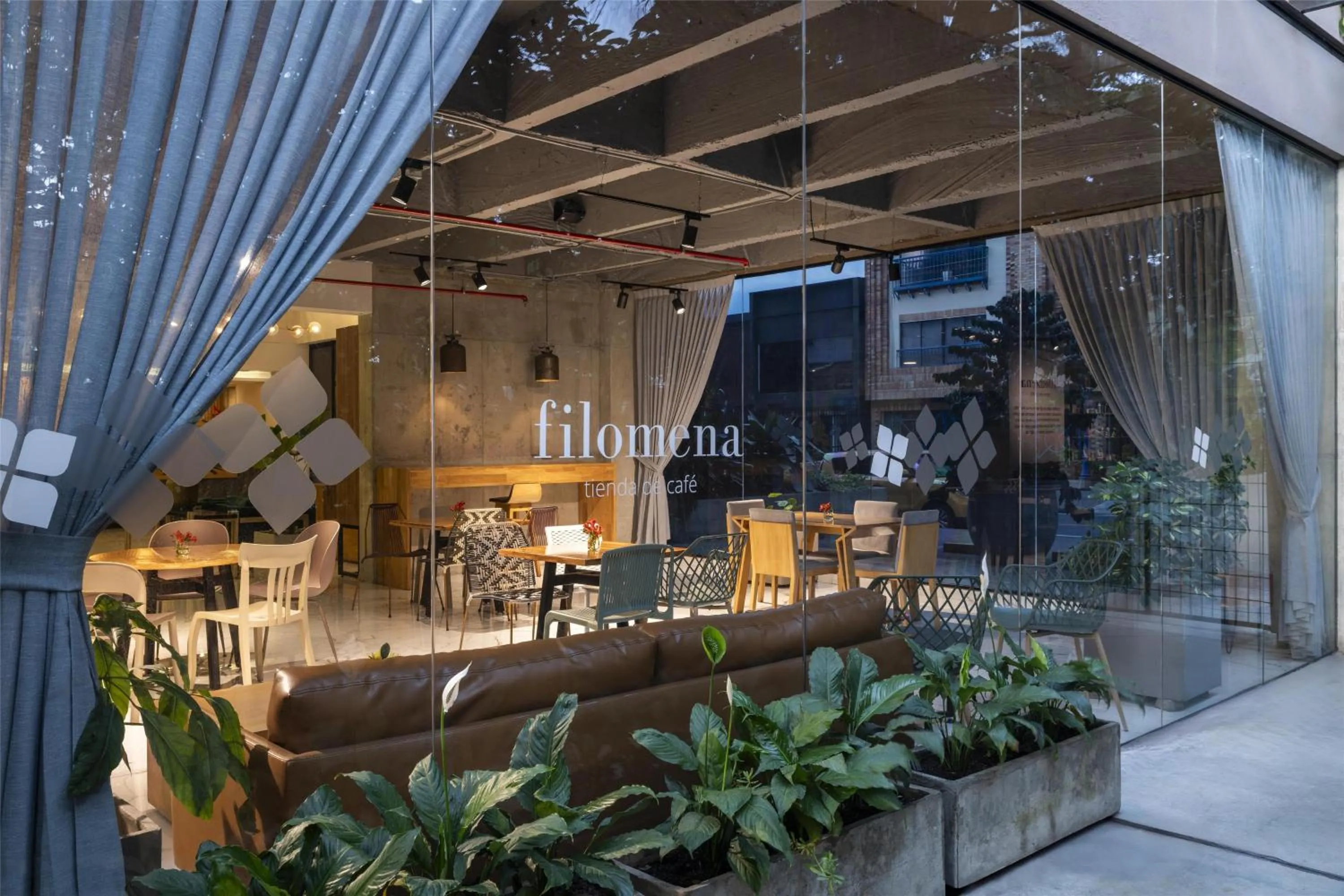 Restaurant/places to eat in Hilton Garden Inn Cali Ciudad Jardin