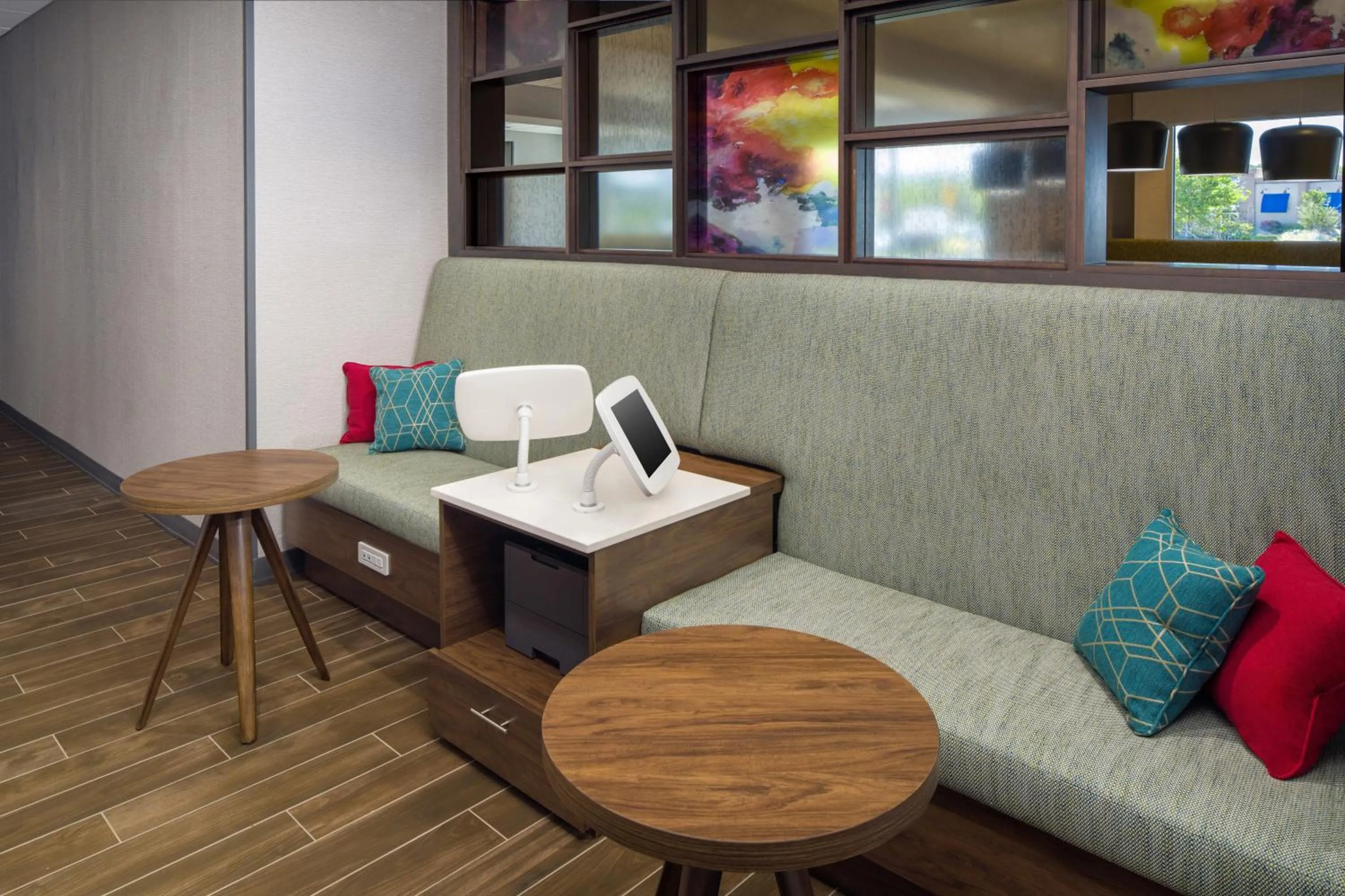 Seating area in Hampton Inn Kissimmee North