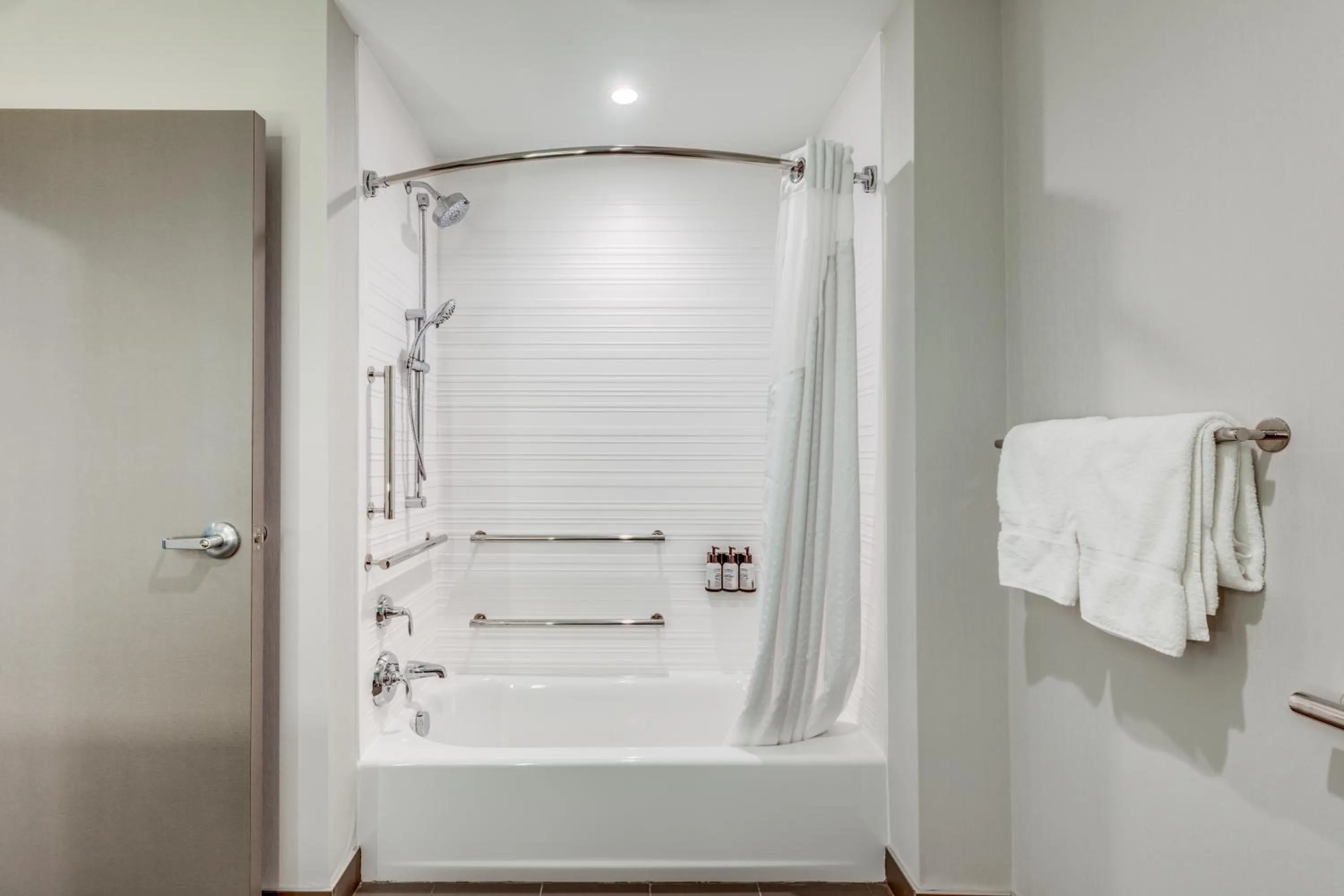 Bathroom in avid hotels - Zeeland by IHG