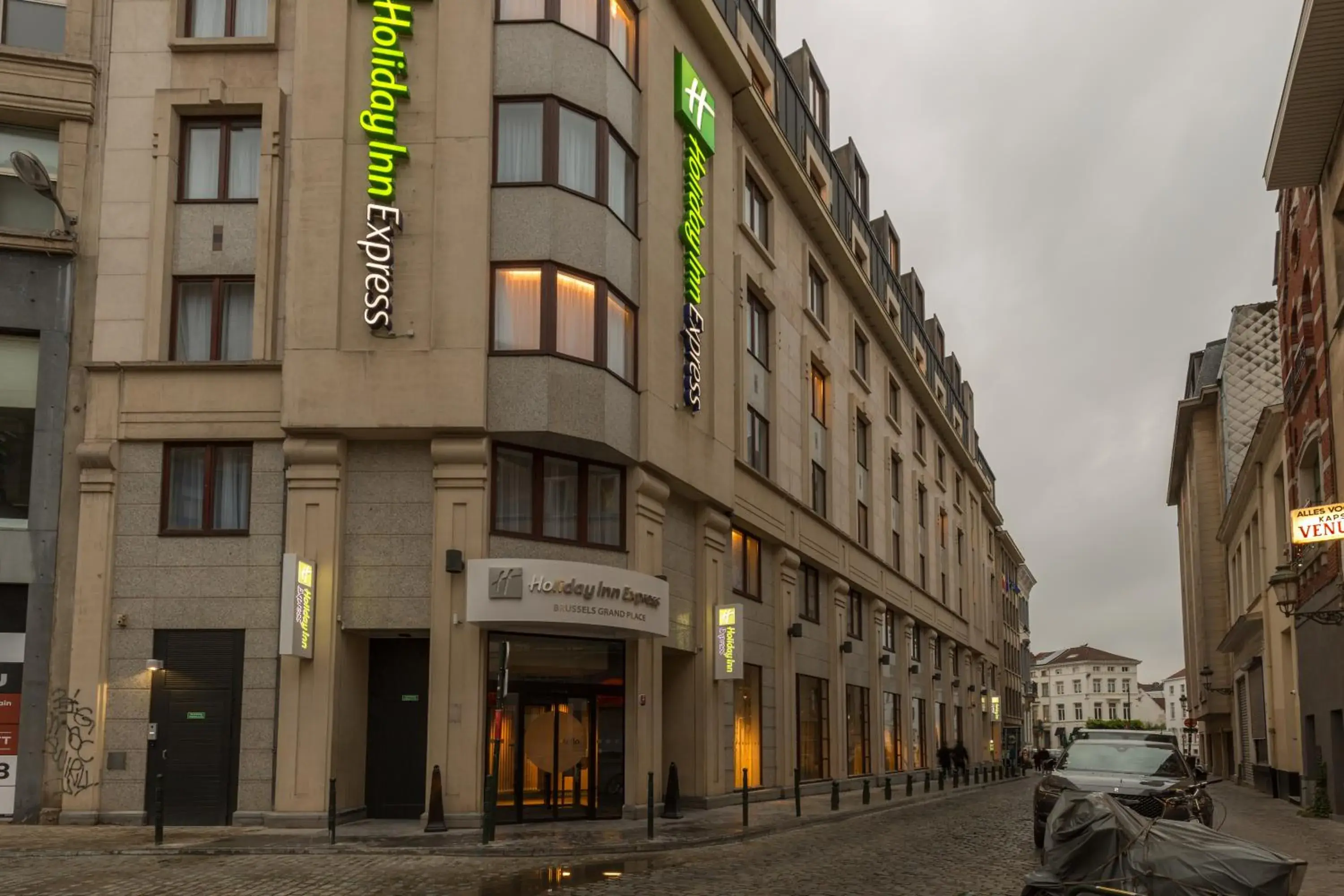 Facade/entrance in Holiday Inn Express Brussels-Grand-Place by IHG Facade/entrance in Holiday Inn Express Brussels-Grand-Place by IHG