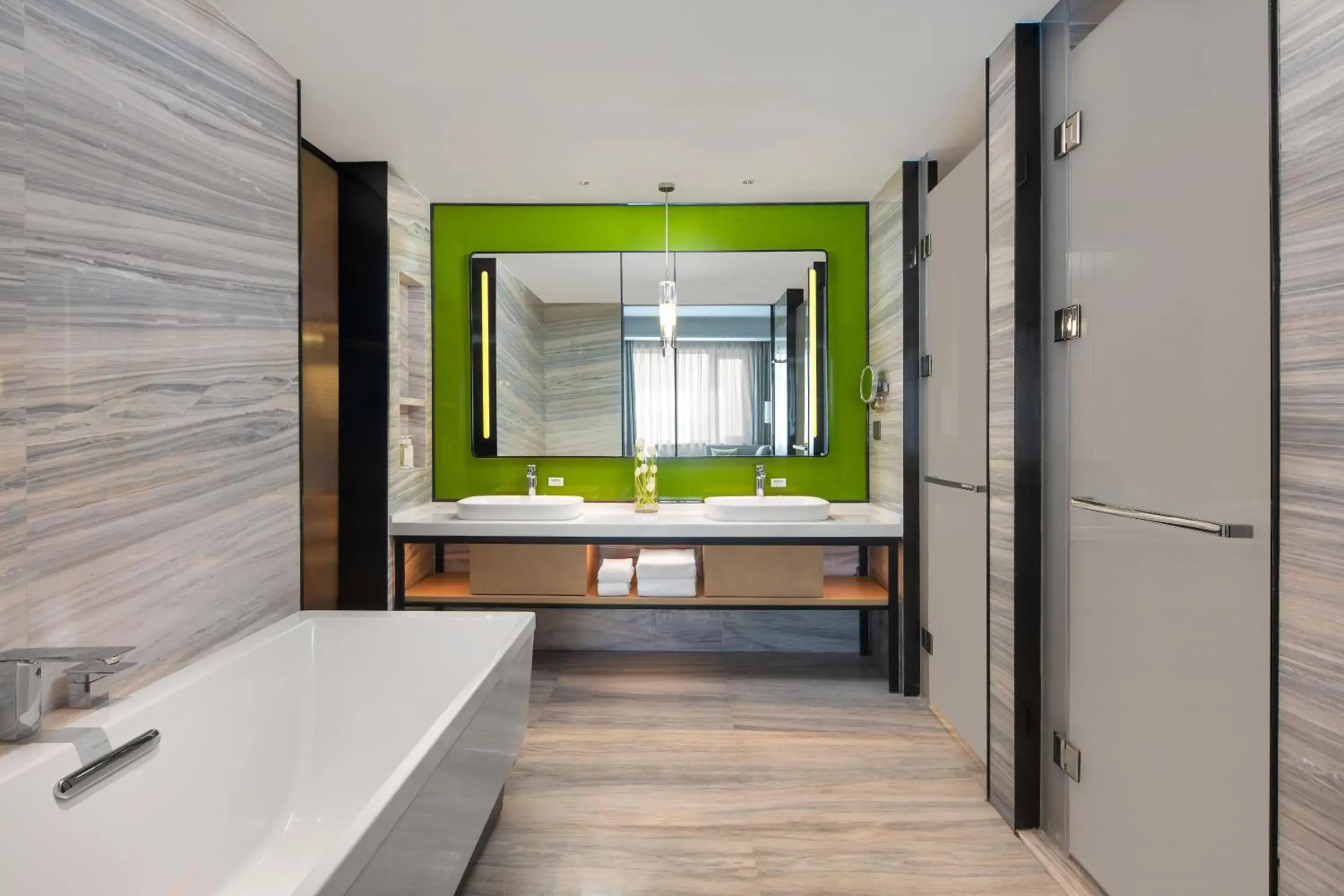 Bathroom in Holiday Inn Zhengzhou High-Tech Zone by IHG Bathroom in Holiday Inn Zhengzhou High-Tech Zone by IHG