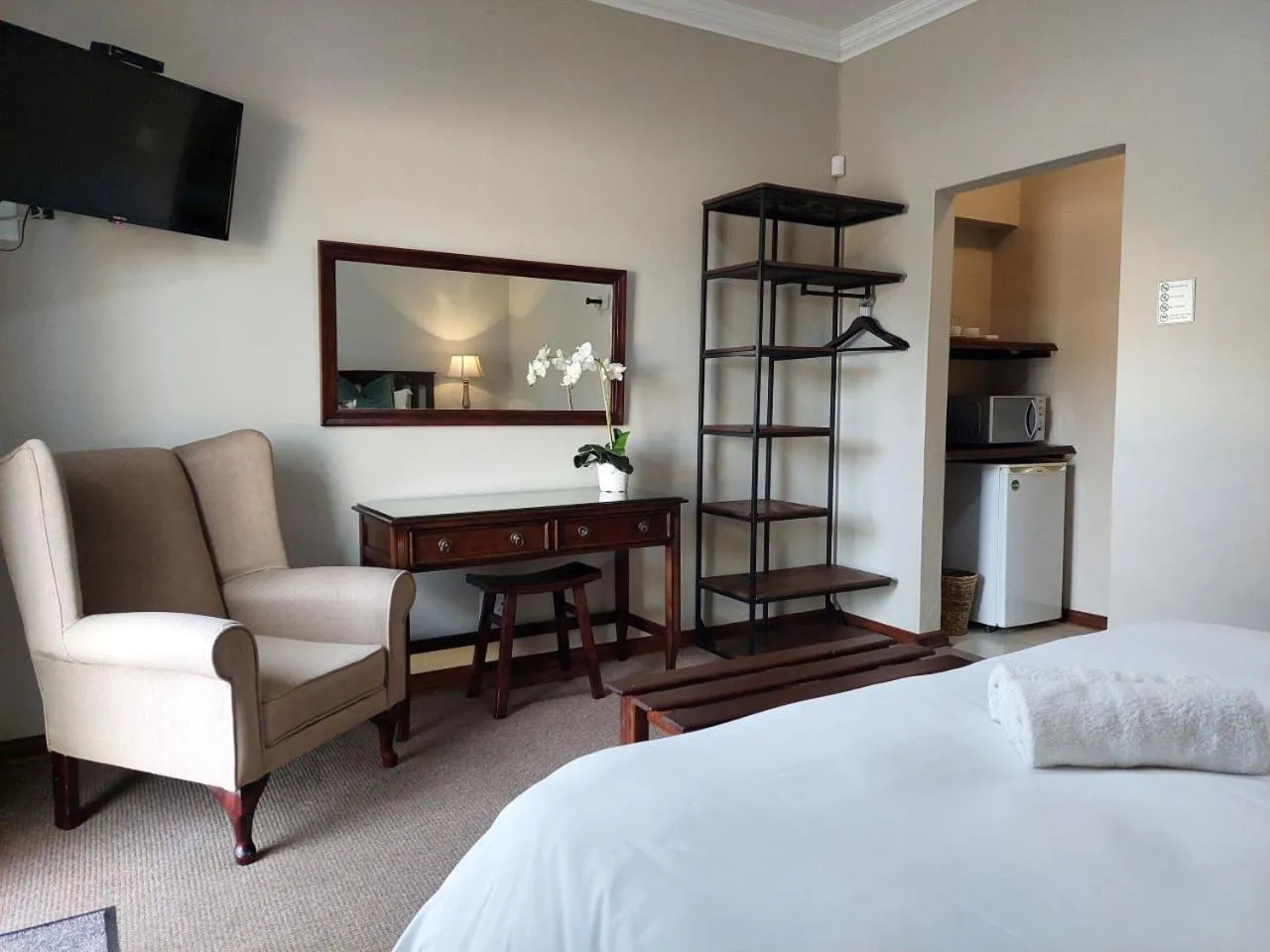 TV and multimedia, Bed in Aloes Guest House 62 on Meintjies