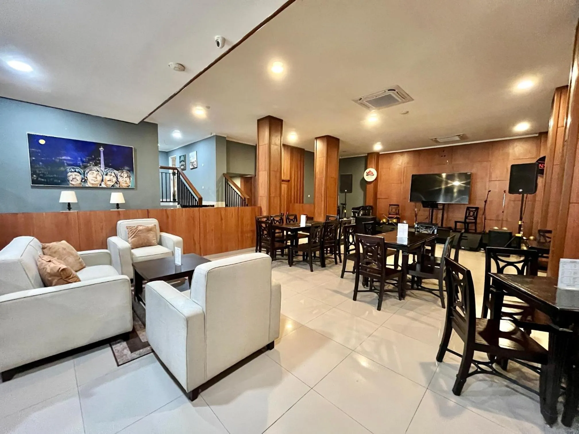 Restaurant/places to eat in Mahakam24 Residence