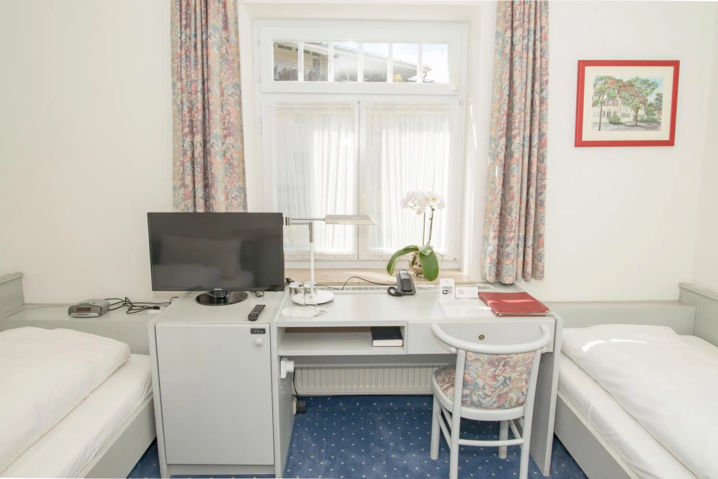 Bedroom in Hotel Gautinger Hof - Ruhig im Fünf-Seen-Land nahe S-Bahn und München