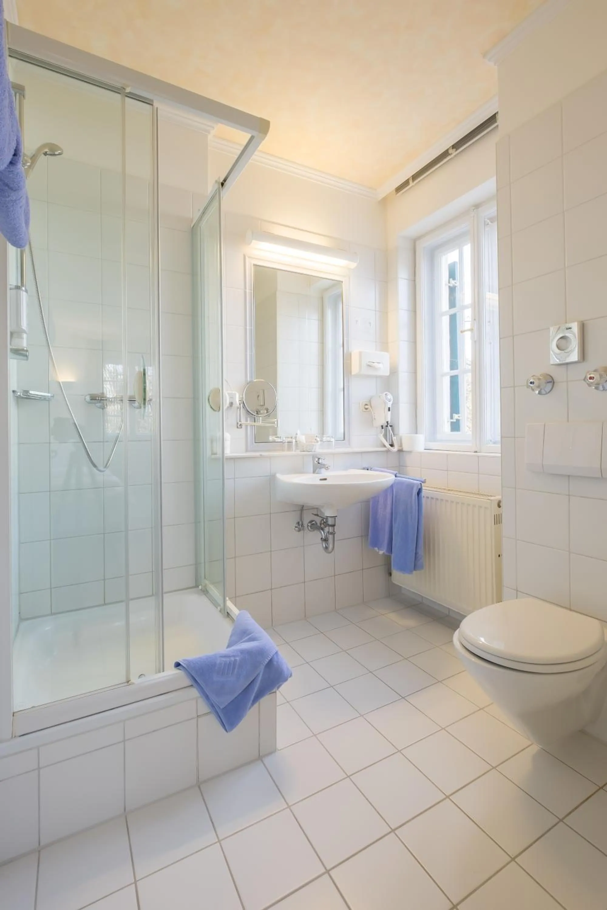 Bathroom in Gautinger Hof