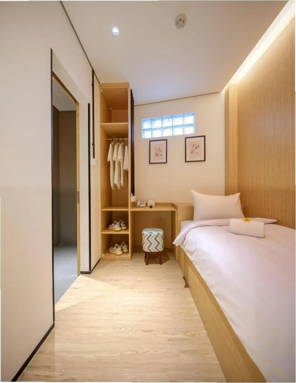 Bedroom, Bed in Cool Living