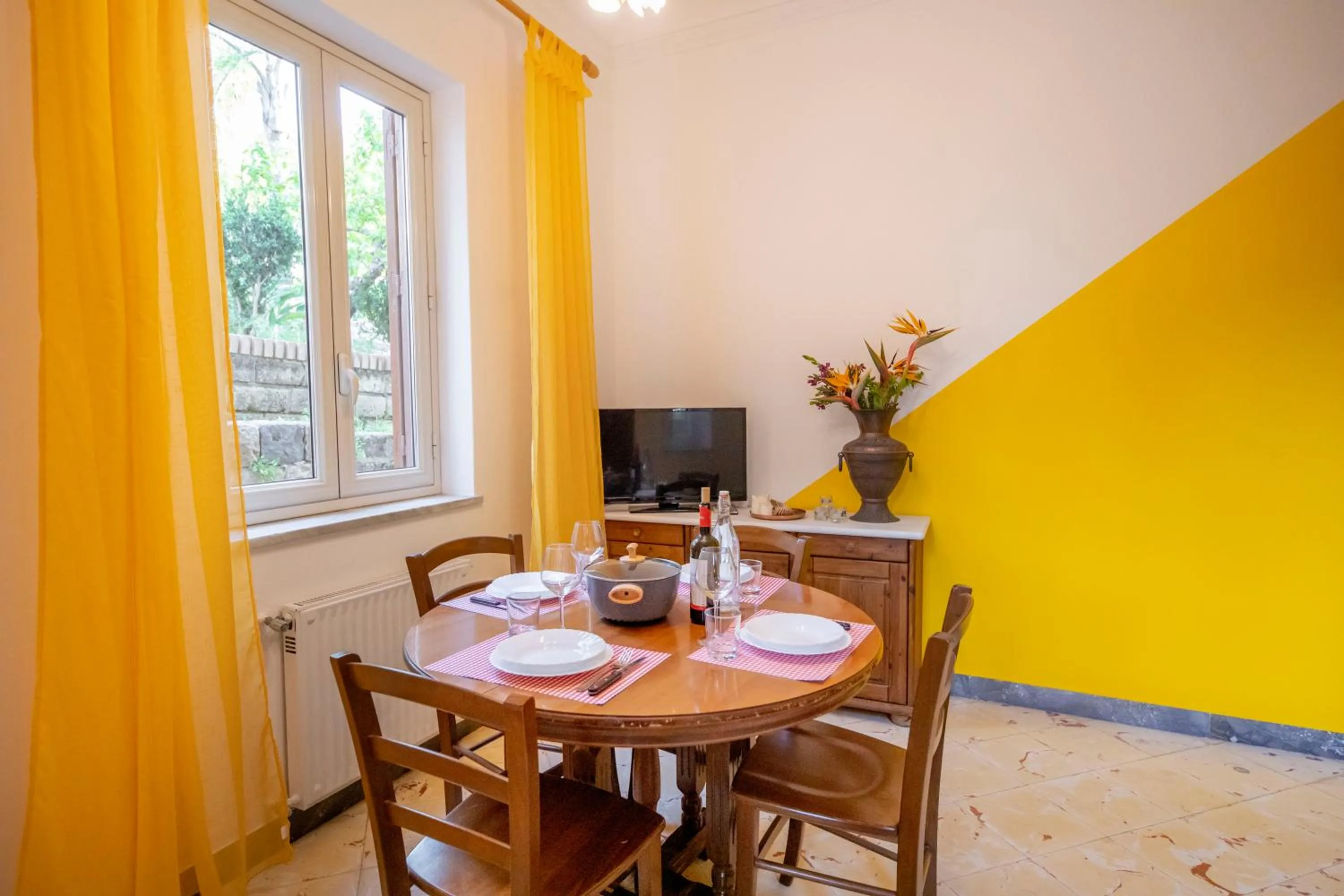 Decorative detail in Villa Caterina - Solemar Sicilia