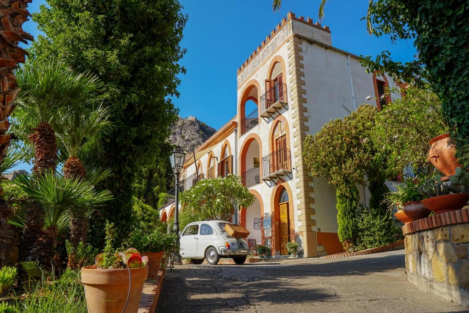 Facade/entrance in Villa Caterina - Solemar Sicilia