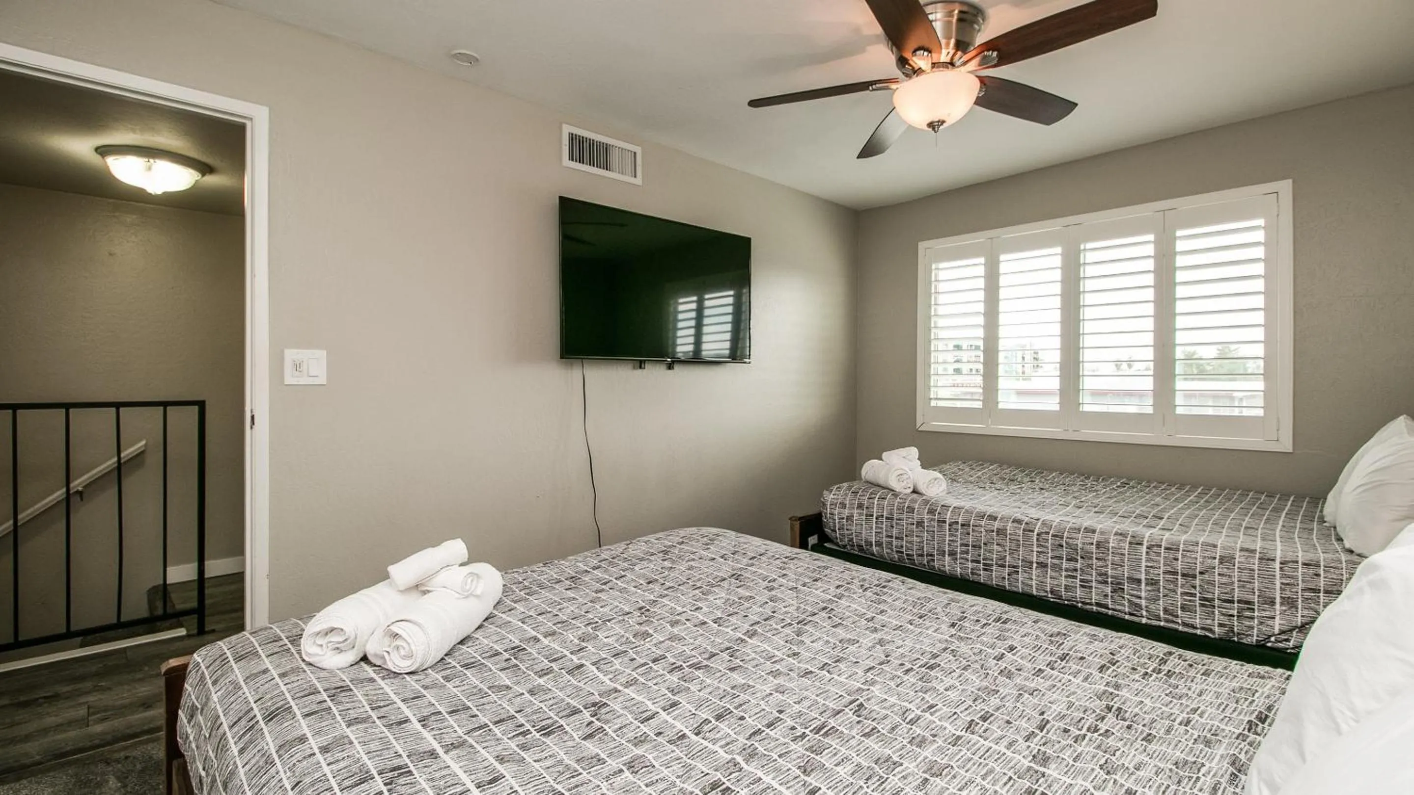 Other, Bed in Updated Condo in A Old Town Scottsdale Location
