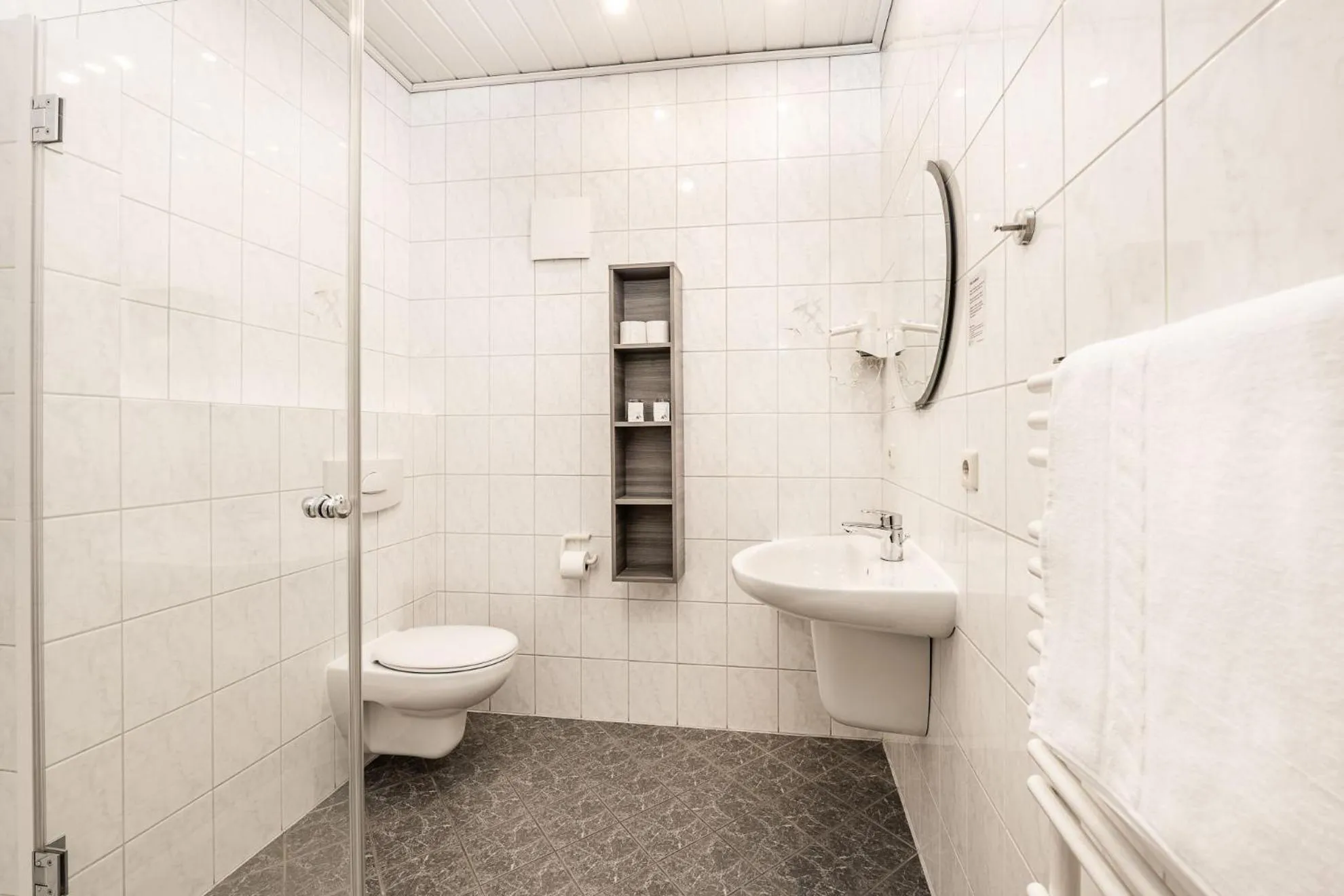 Shower in Hotel Heilemann