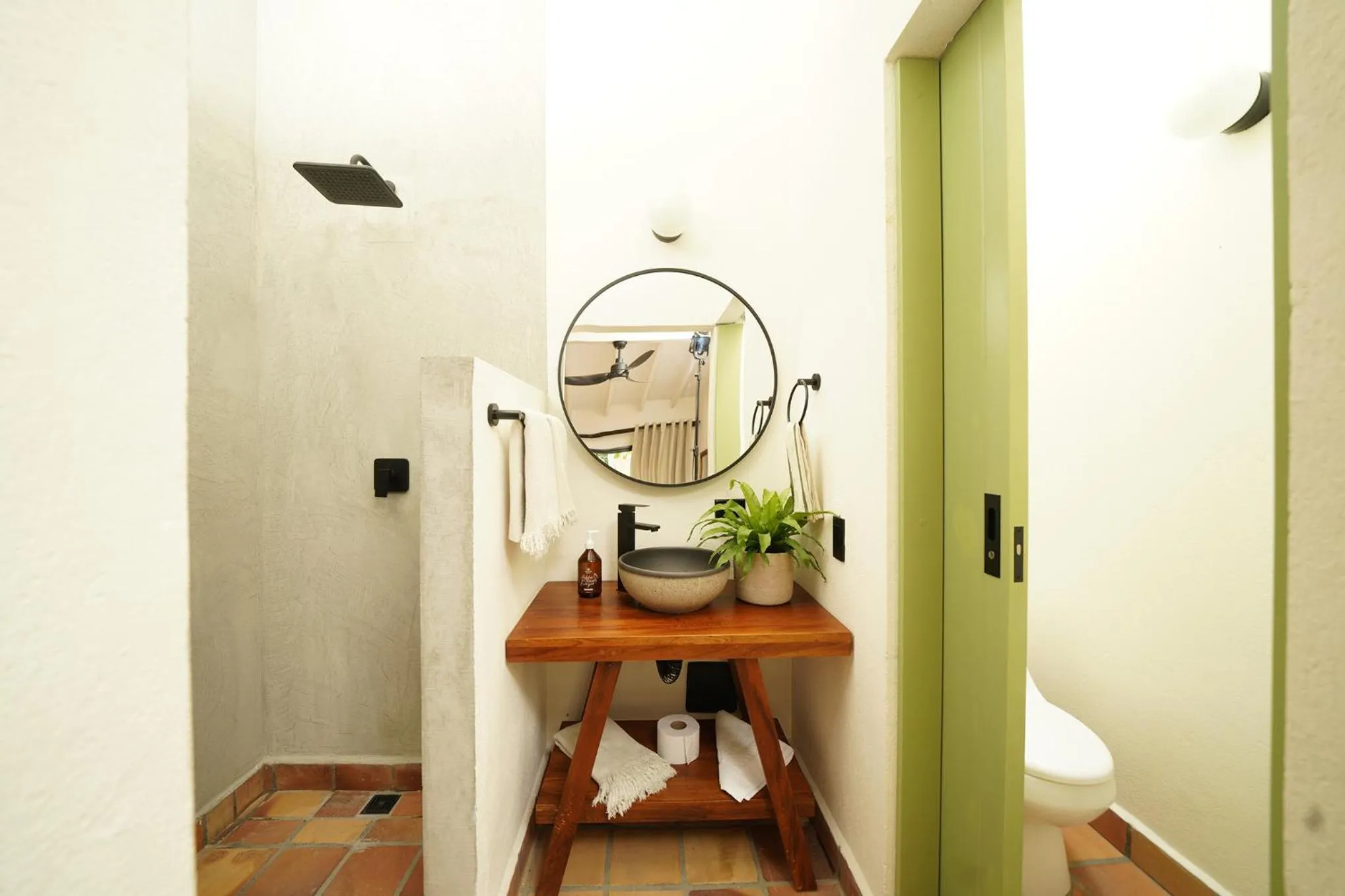 Shower in Hotel Quinta Ladera