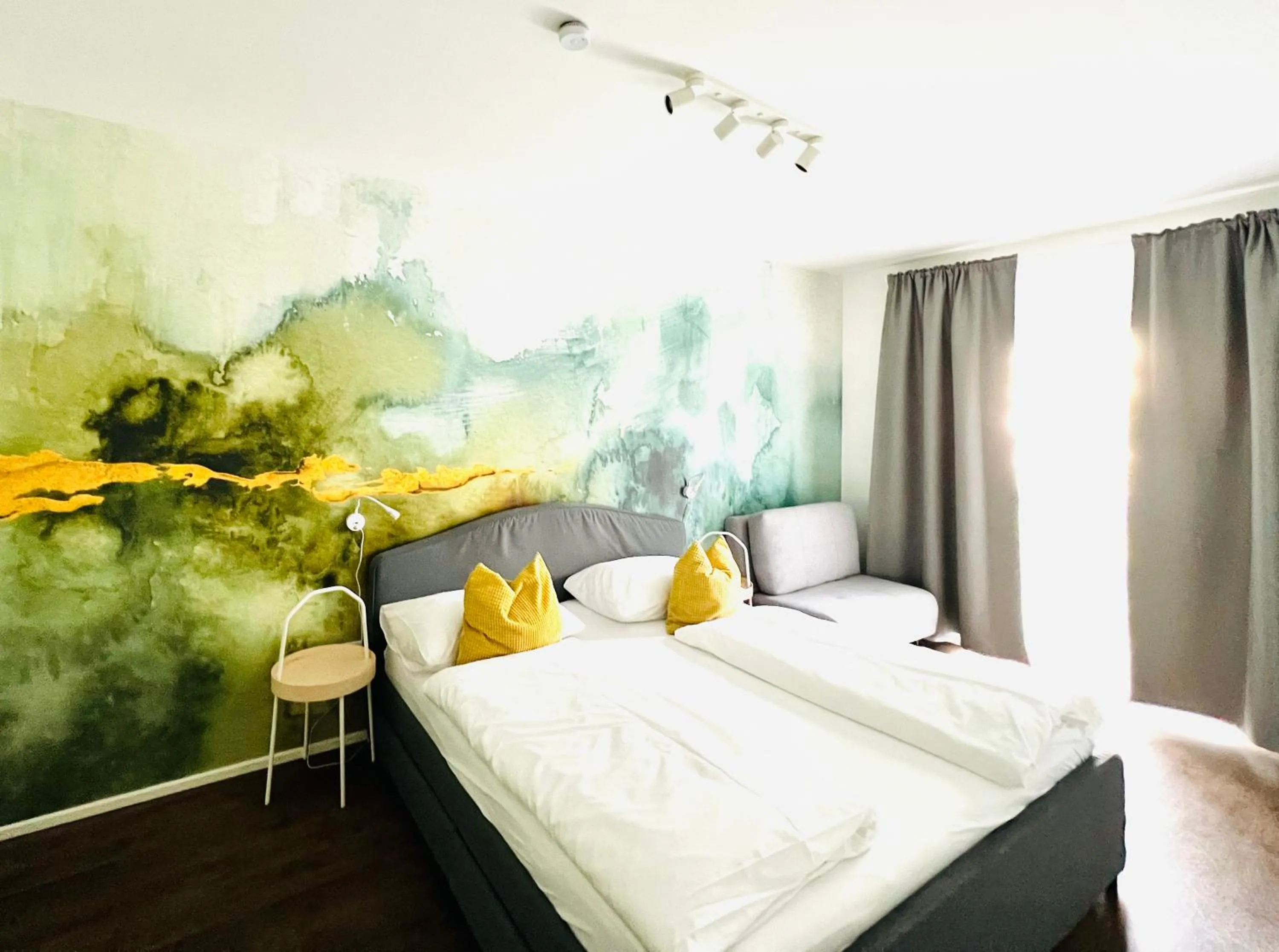 Bed in APSTAY Eggenberg I Self Check-in I Parking option