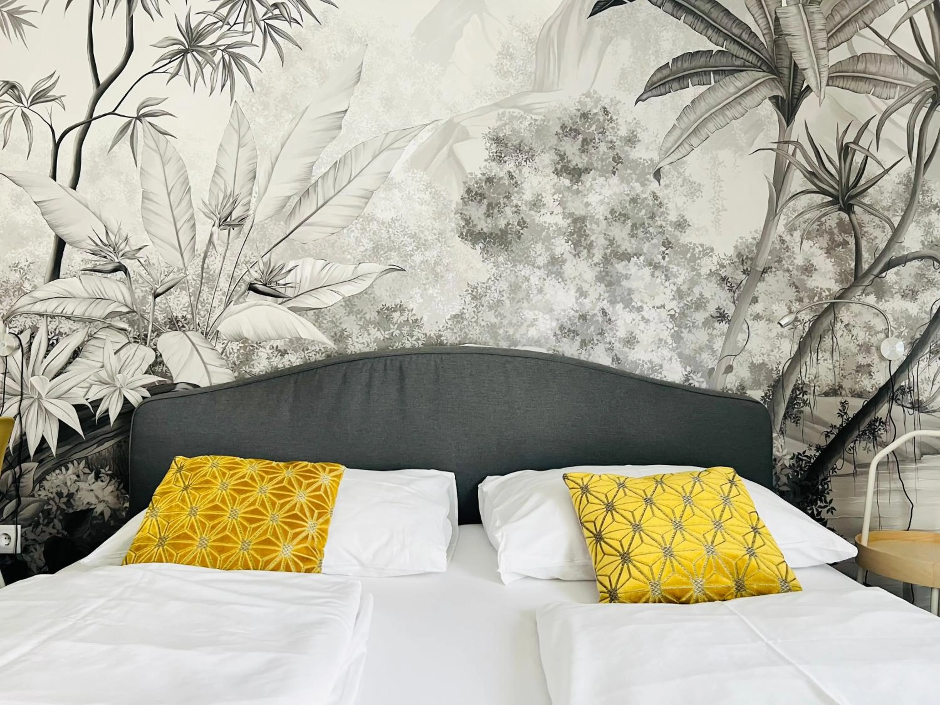 Bed in APSTAY Eggenberg I Self Check-in I Parking option