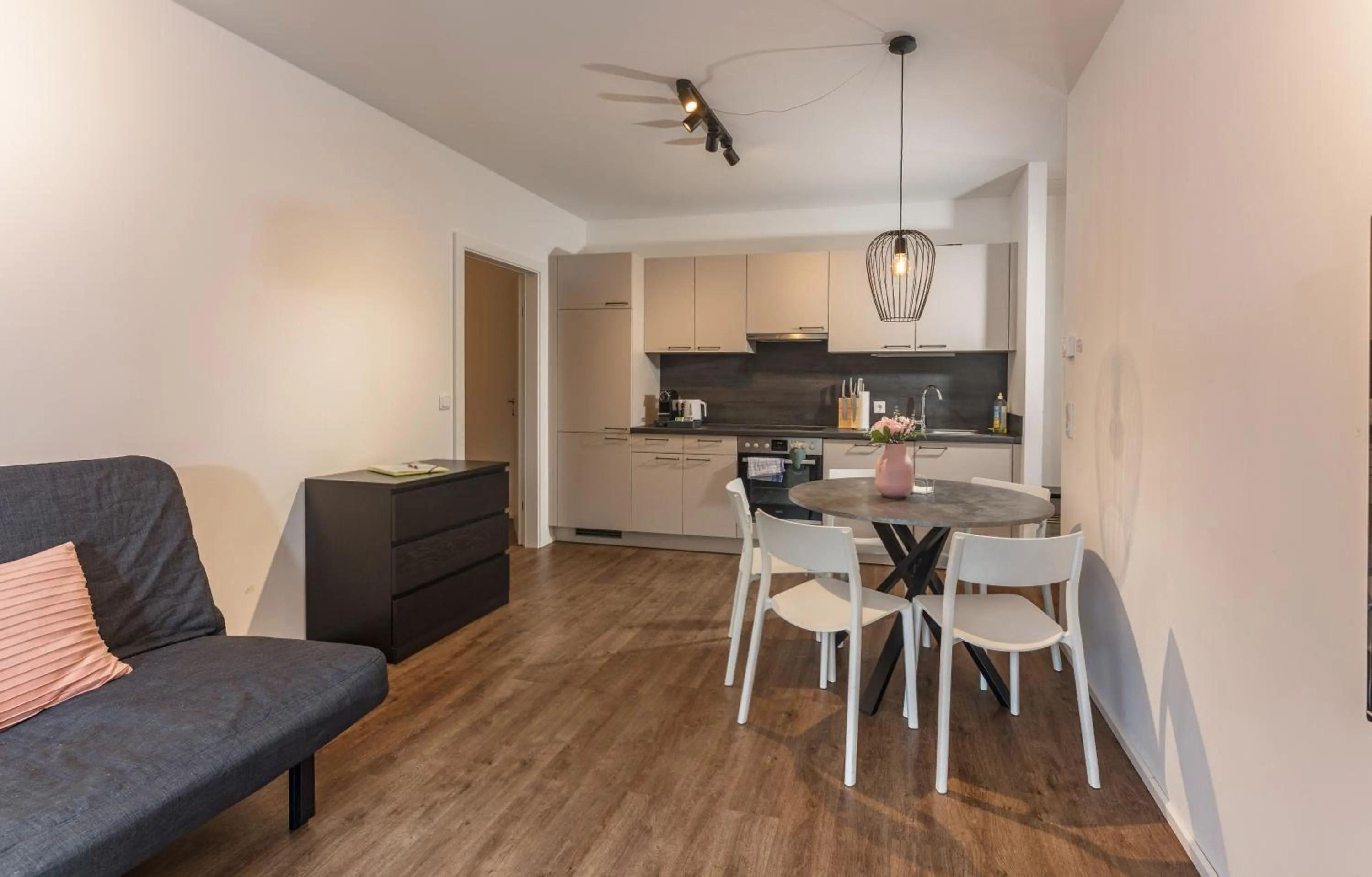 Kitchen or kitchenette in APSTAY Eggenberg I Self Check-in I Parking option